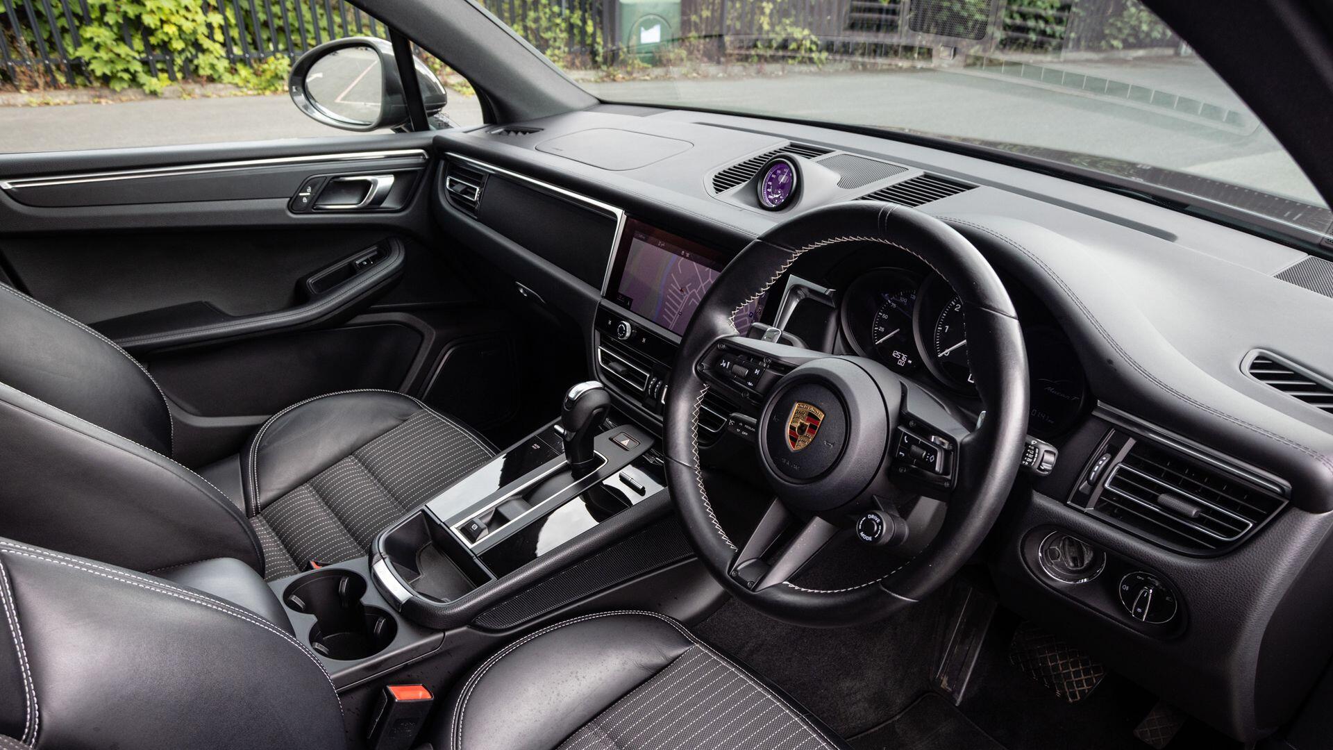 Porsche Macan view 9