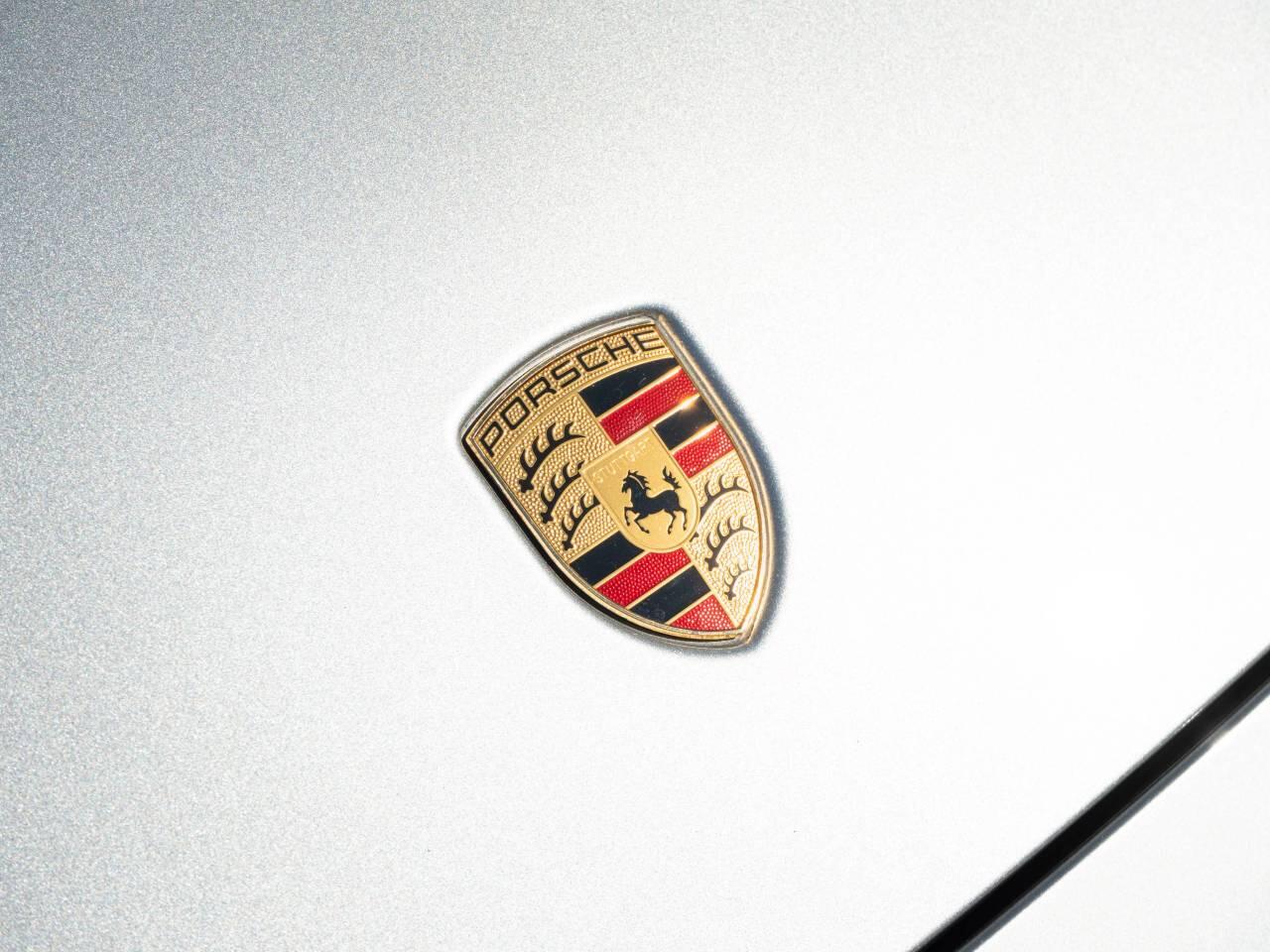 Porsche 911 view 38