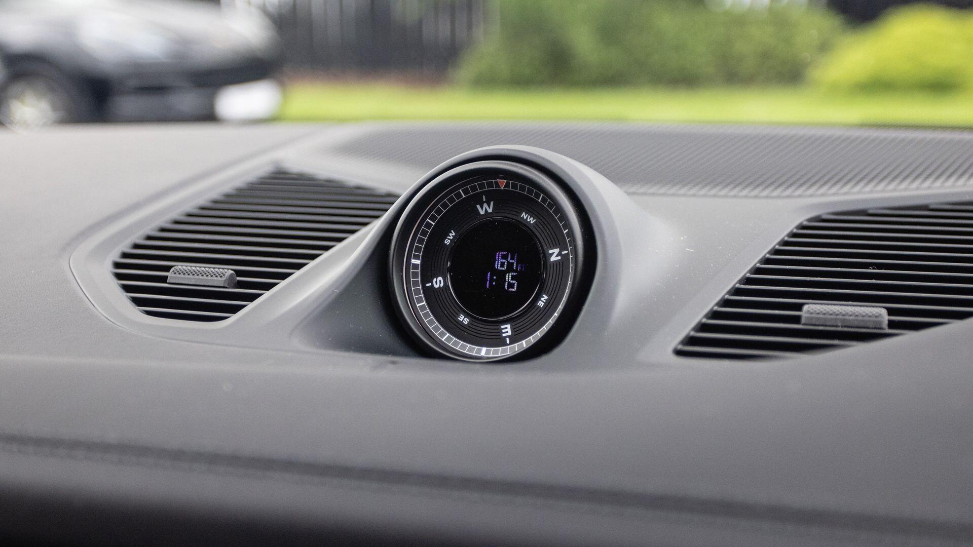Porsche Cayenne view 35