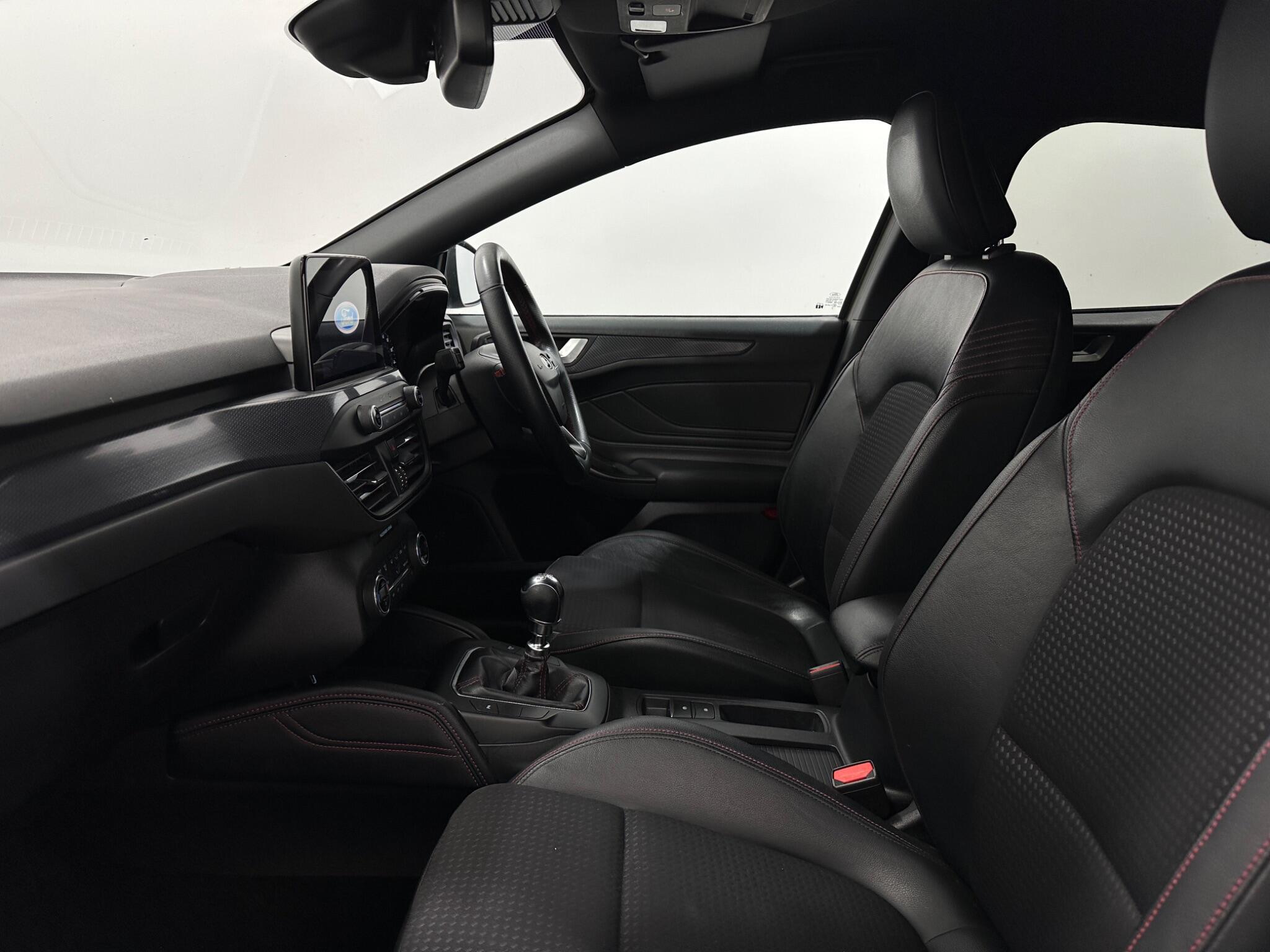 Ford Focus view 33