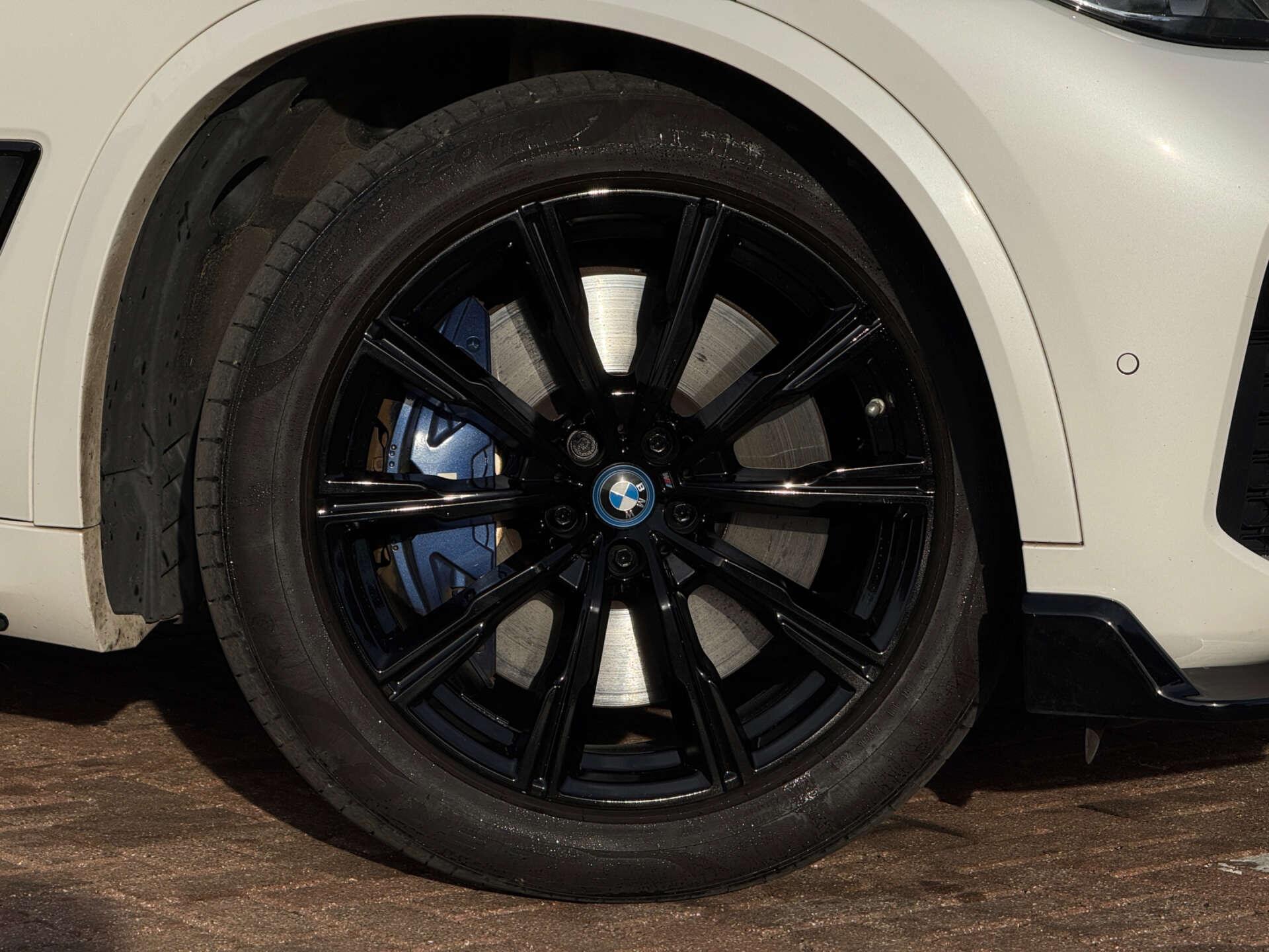 BMW X5 view 10