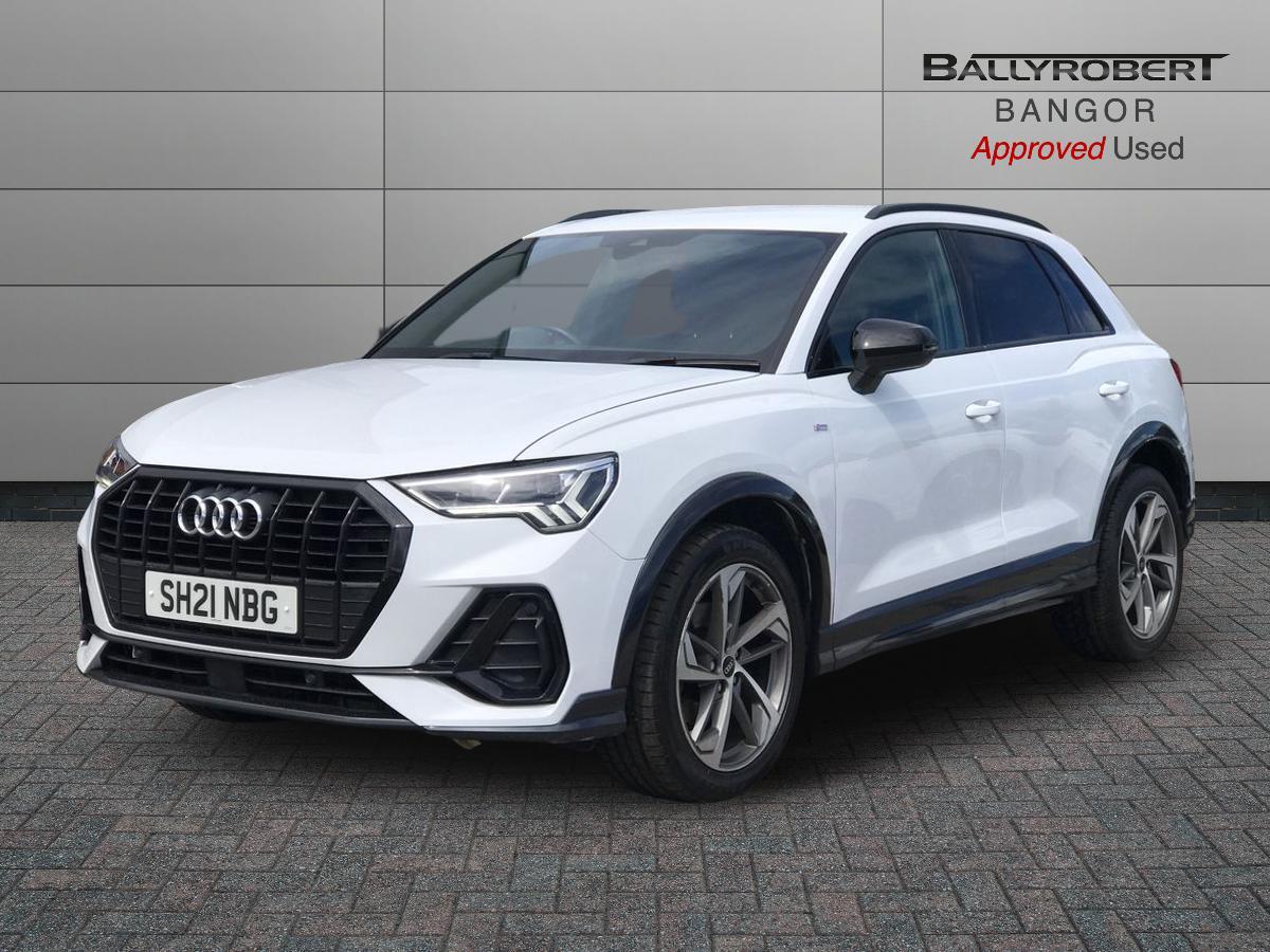 Audi Q3 view 14