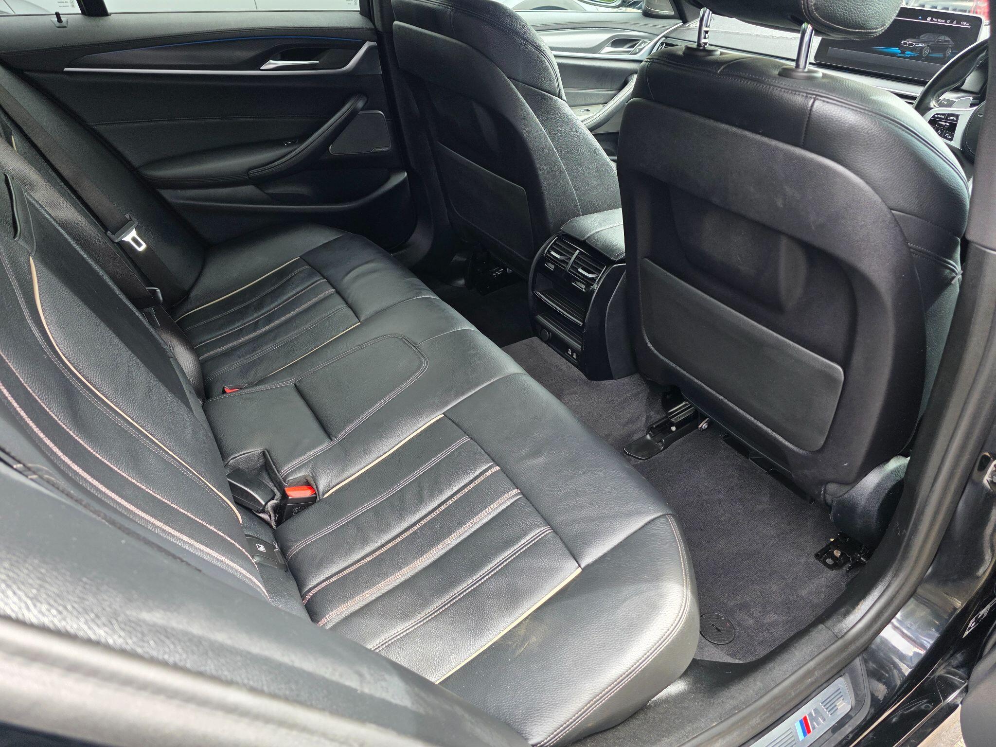 BMW 5 Series view 11