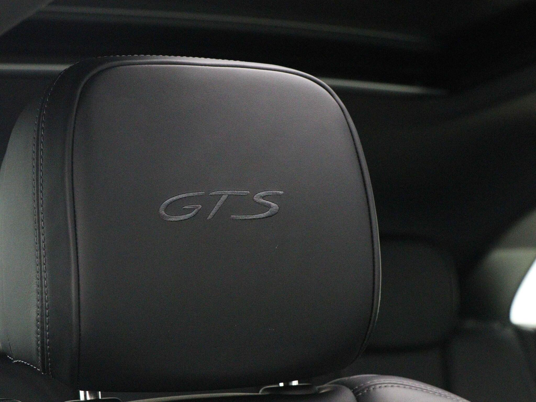 Porsche Macan view 32