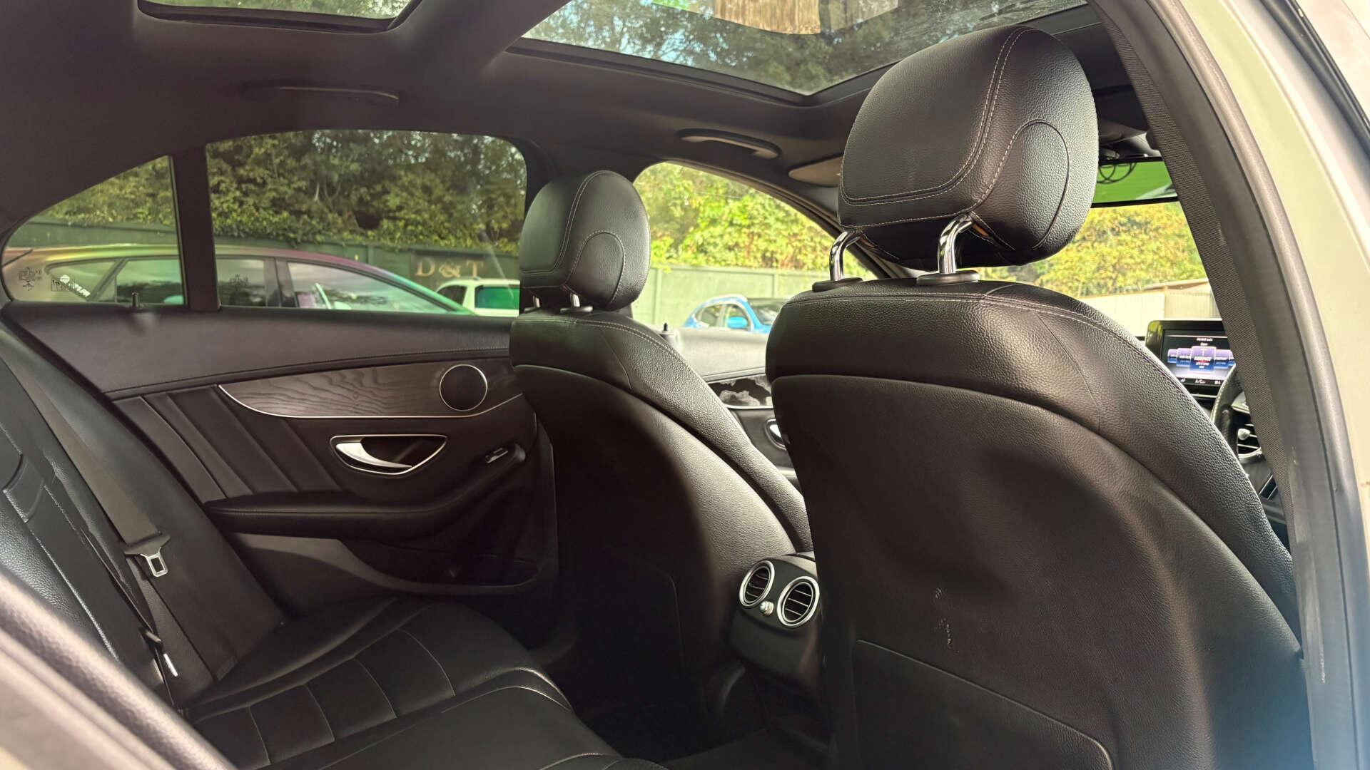 Mercedes-Benz C-Class view 9