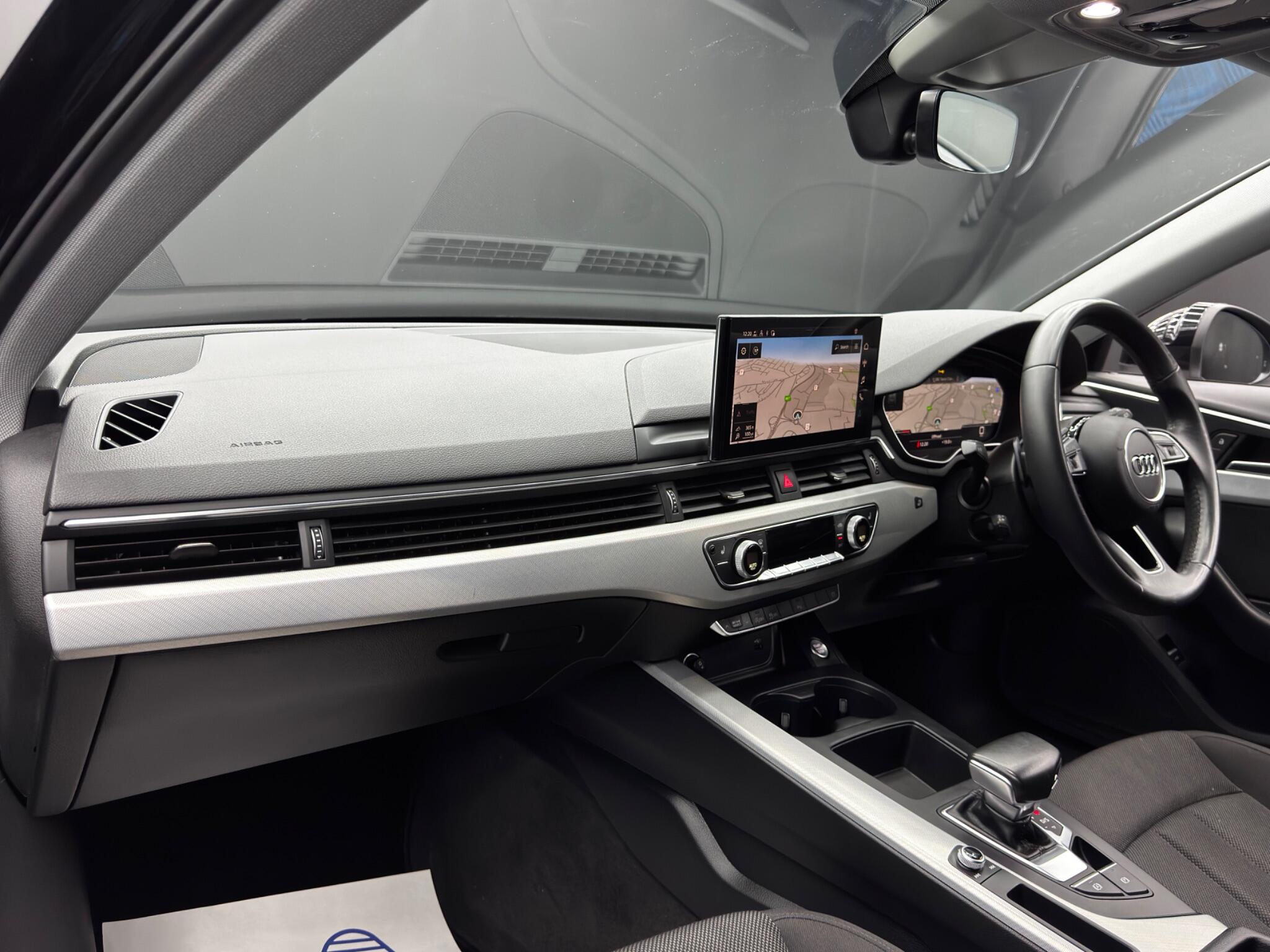 Audi A4 view 11