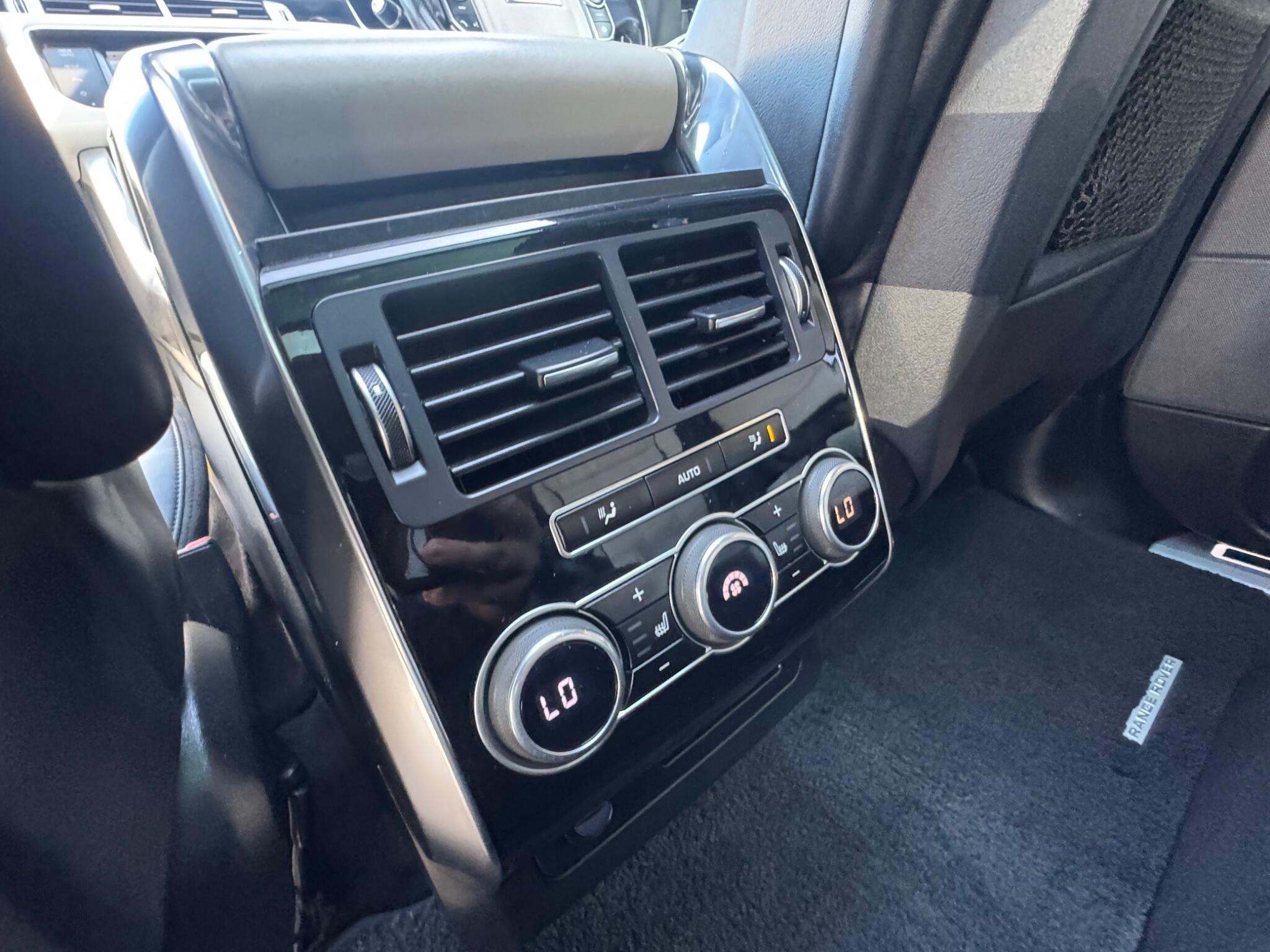 Land Rover Range Rover Sport view 12
