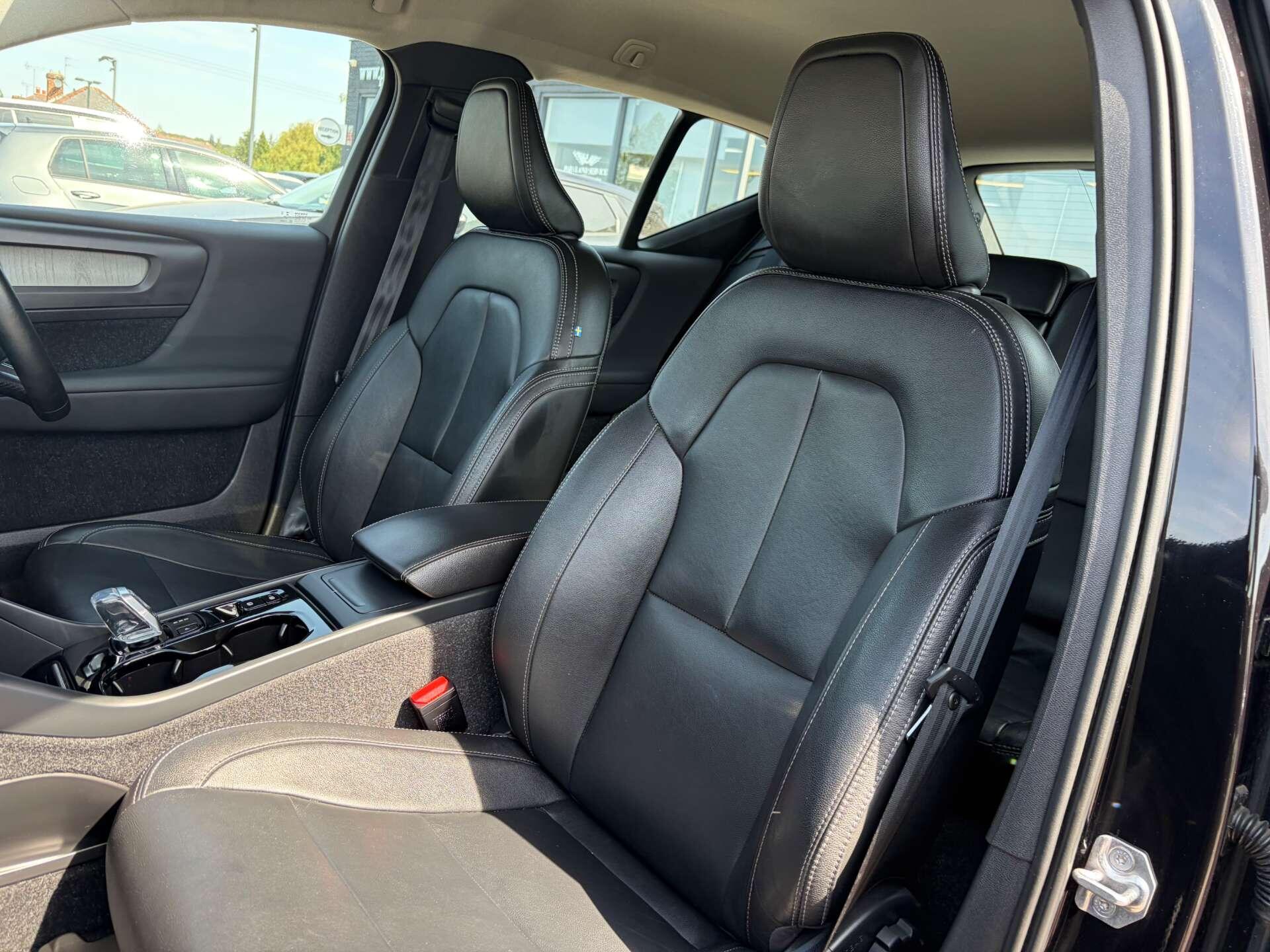 Volvo XC40 view 17