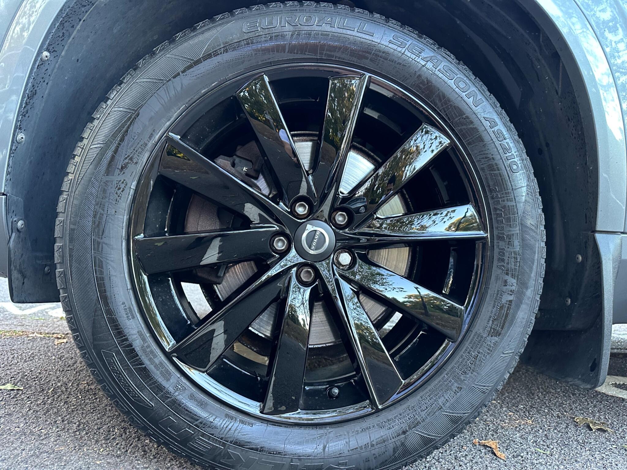 Volvo XC90 view 24