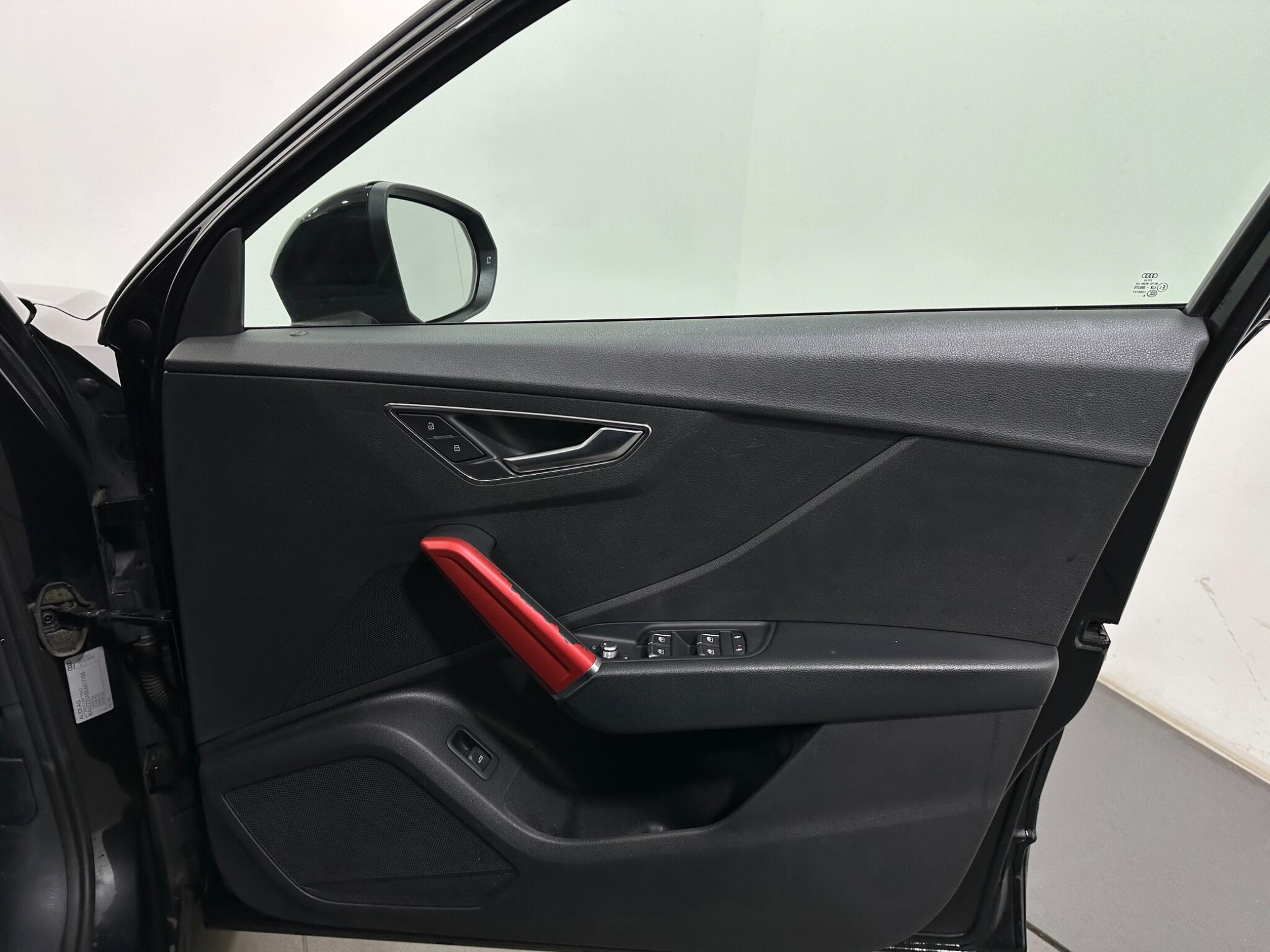 Audi Q2 view 34