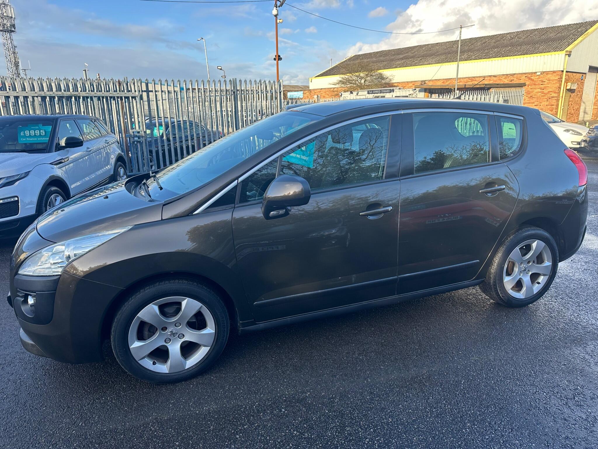 Peugeot 3008 view 5