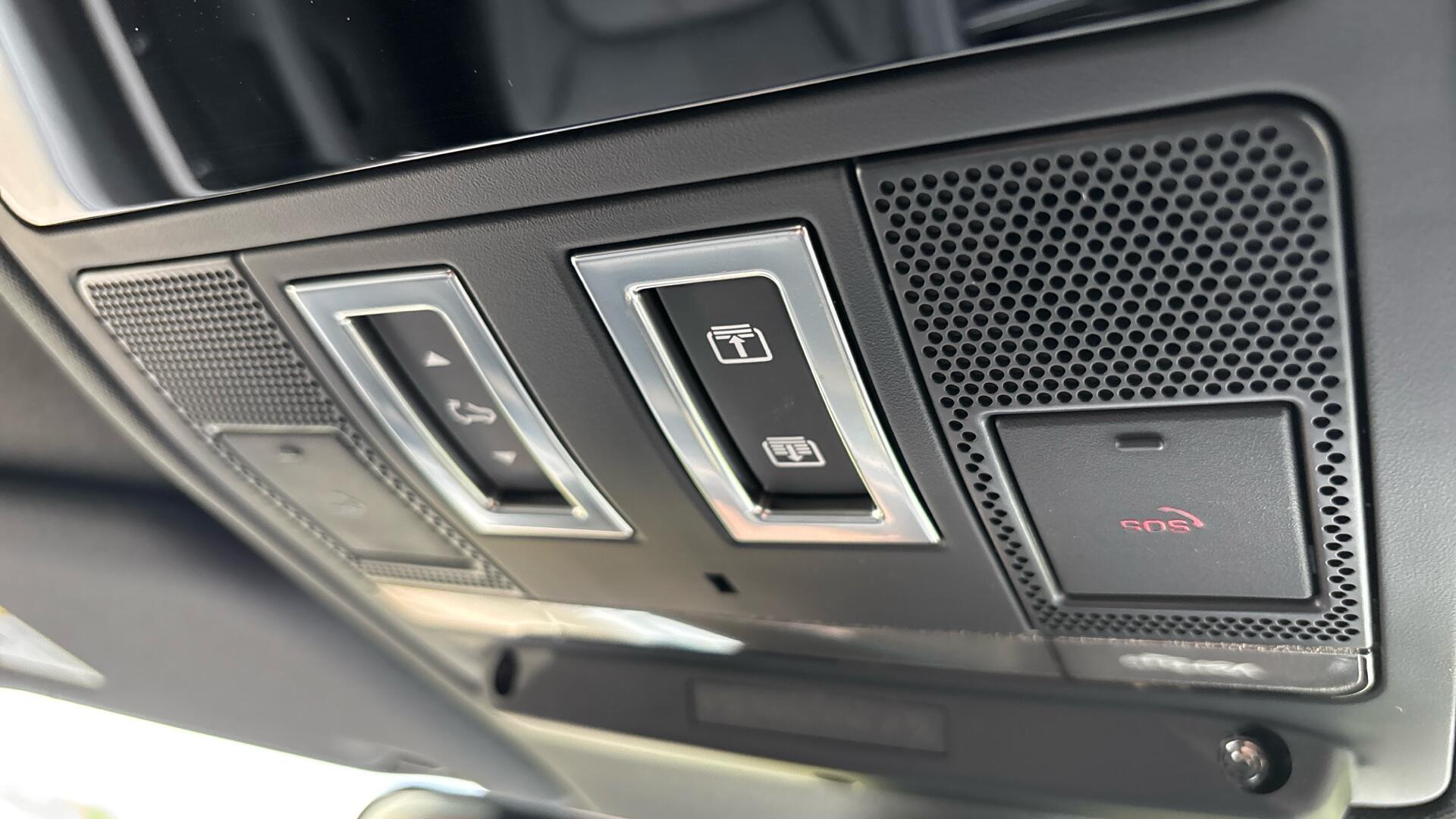 Land Rover Defender view 37
