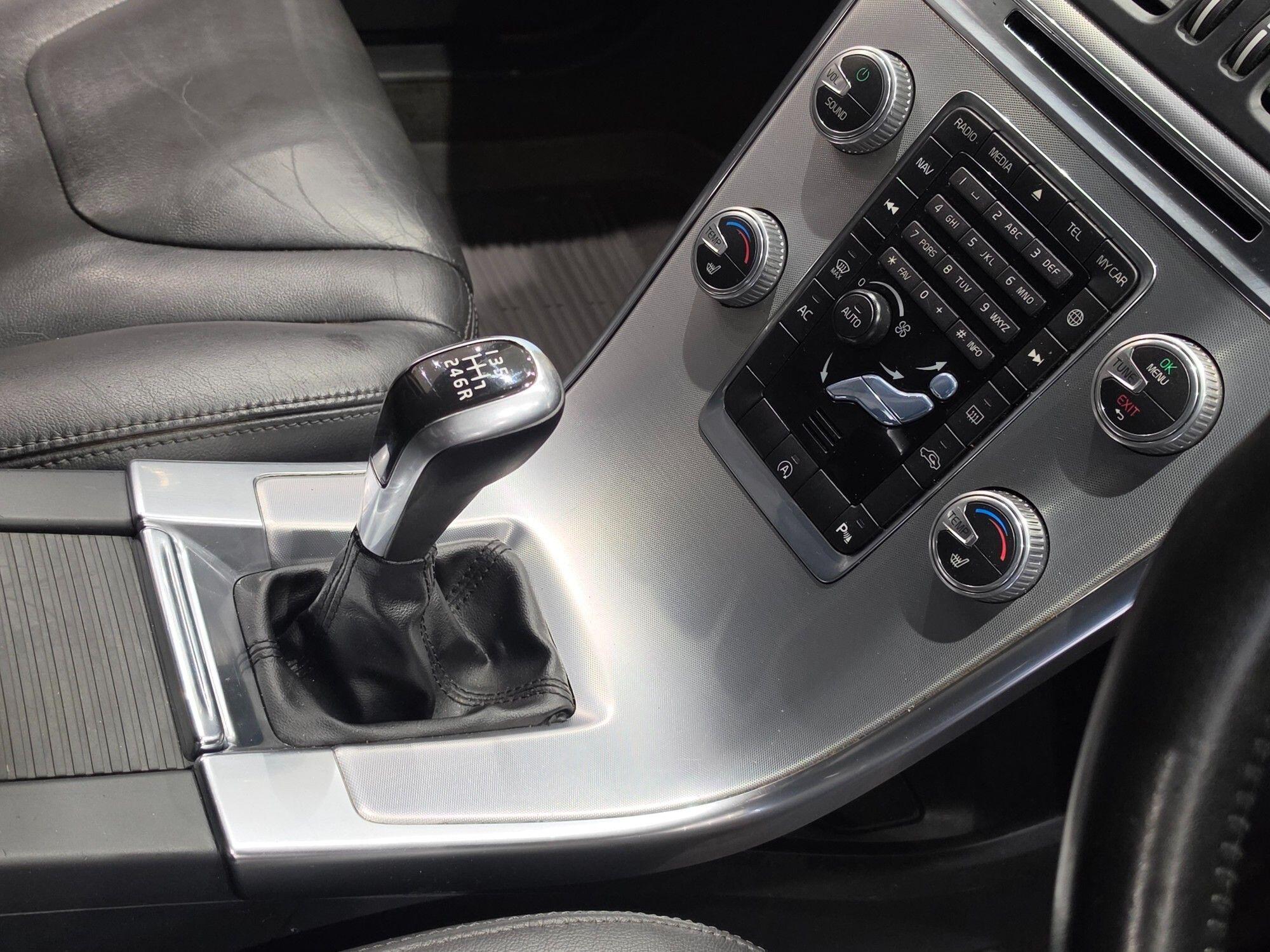 Volvo XC60 view 28