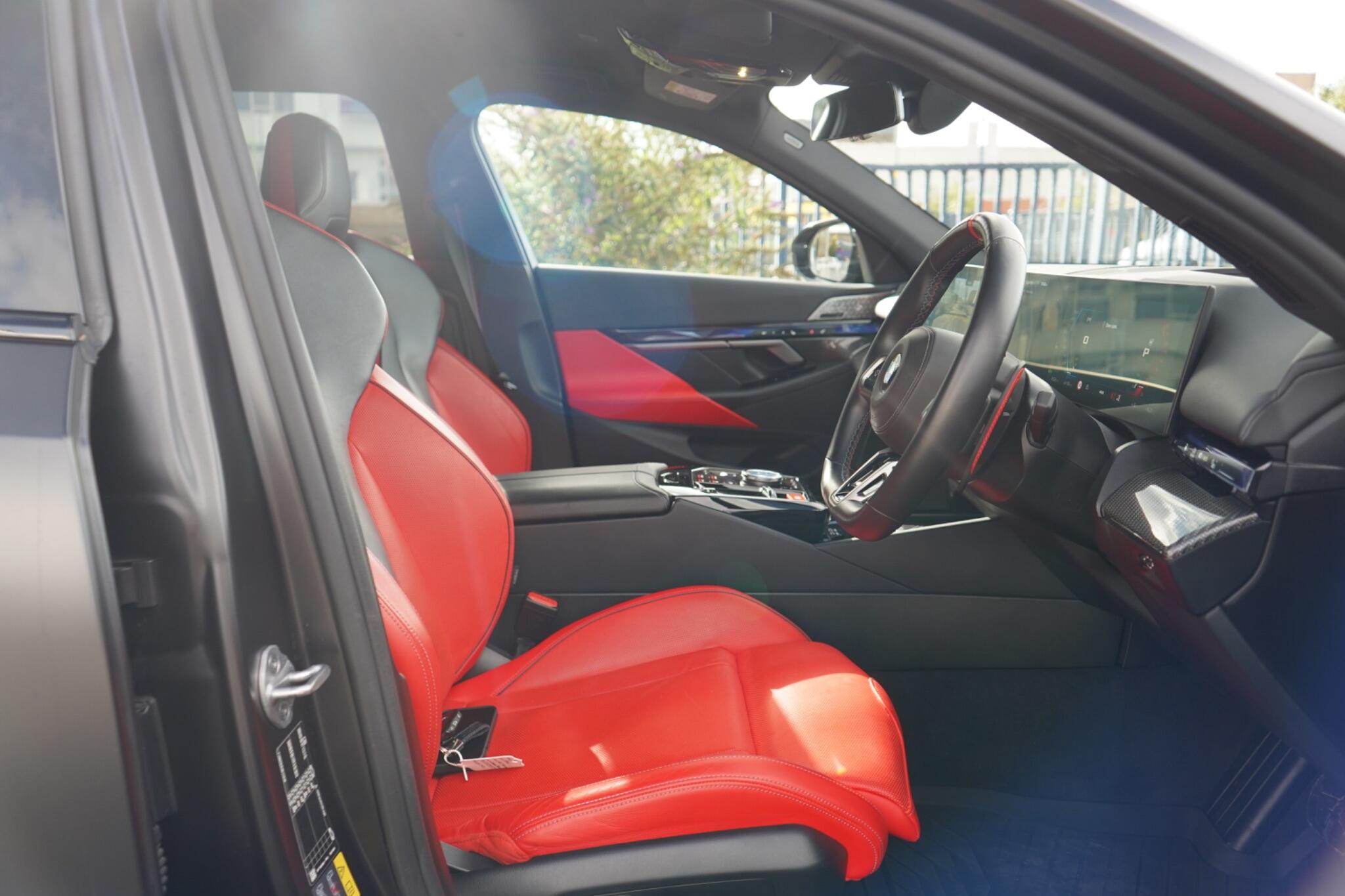 BMW M5 view 23
