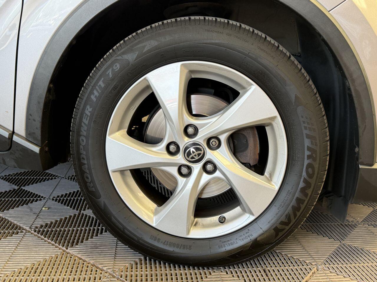 Toyota C-HR view 18