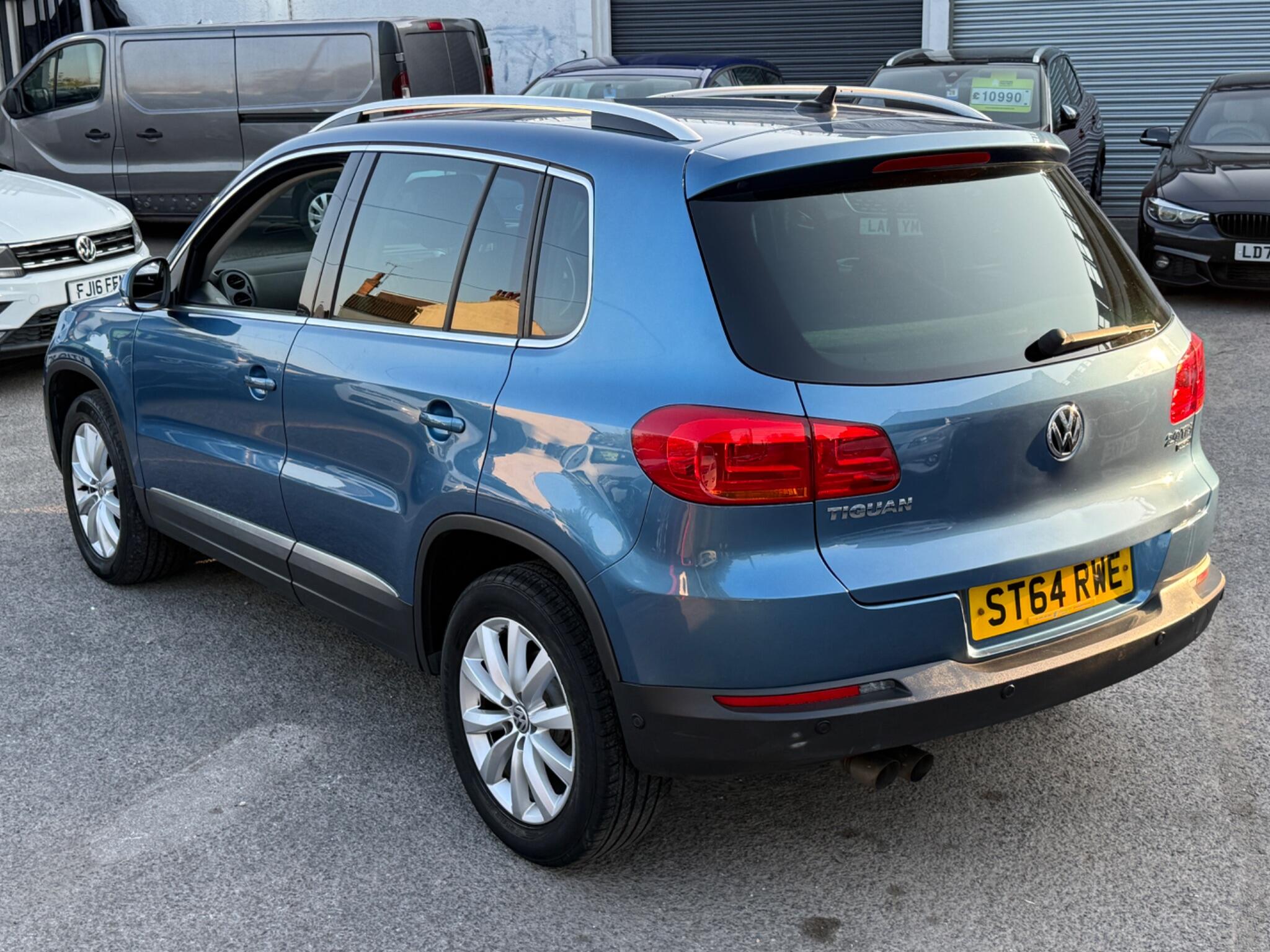 Volkswagen Tiguan - Image 14