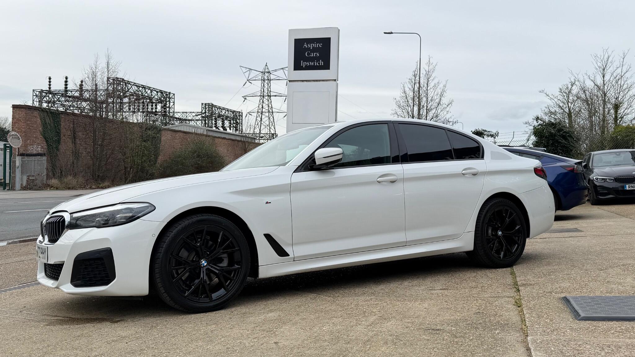 BMW 5 Series view 6
