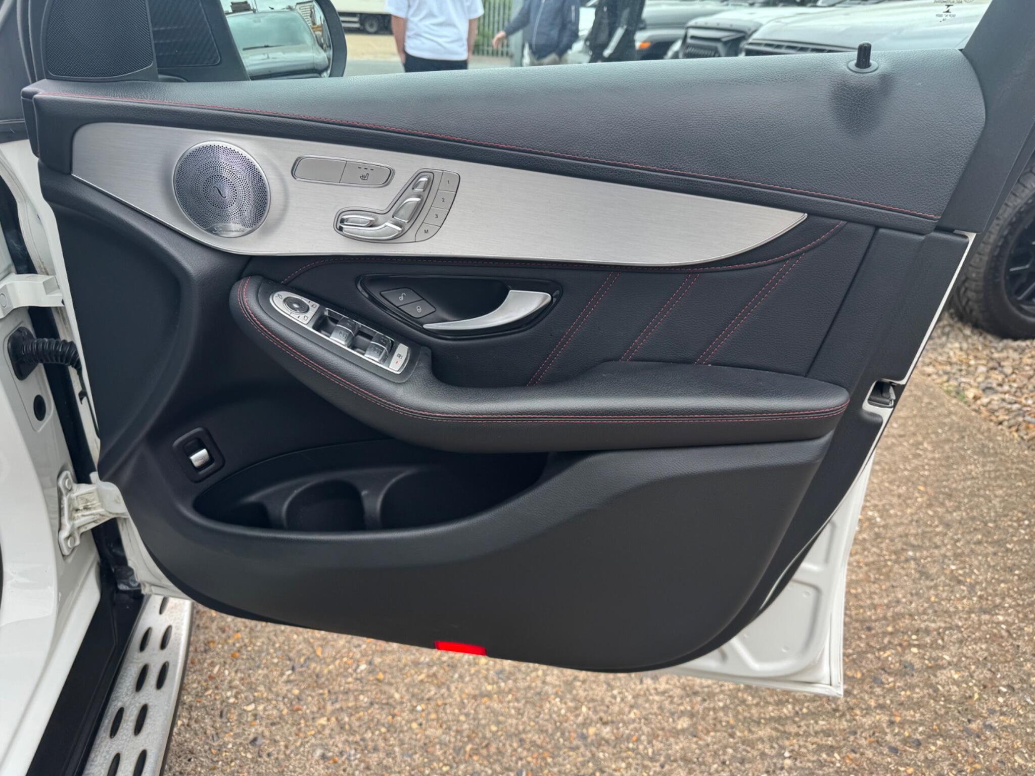 Mercedes-Benz GLC view 32