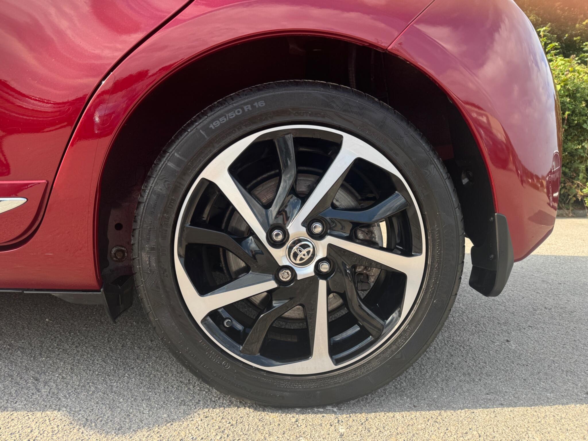Toyota Yaris view 10