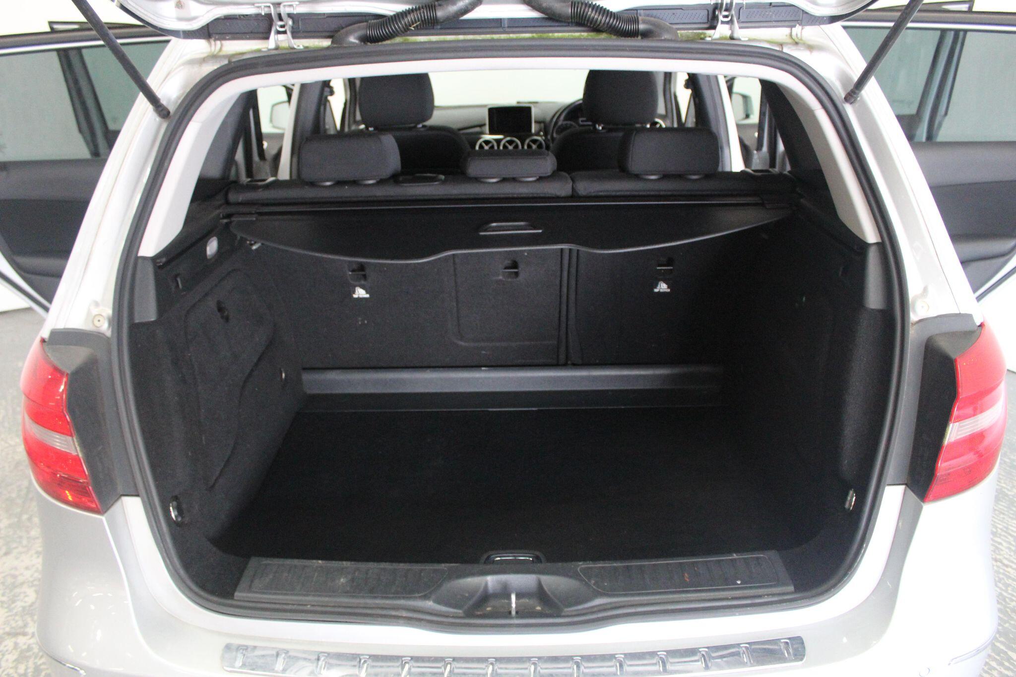 Mercedes-Benz B-Class view 22