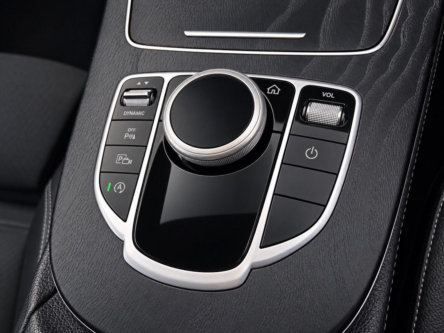 Mercedes-Benz E-Class view 24