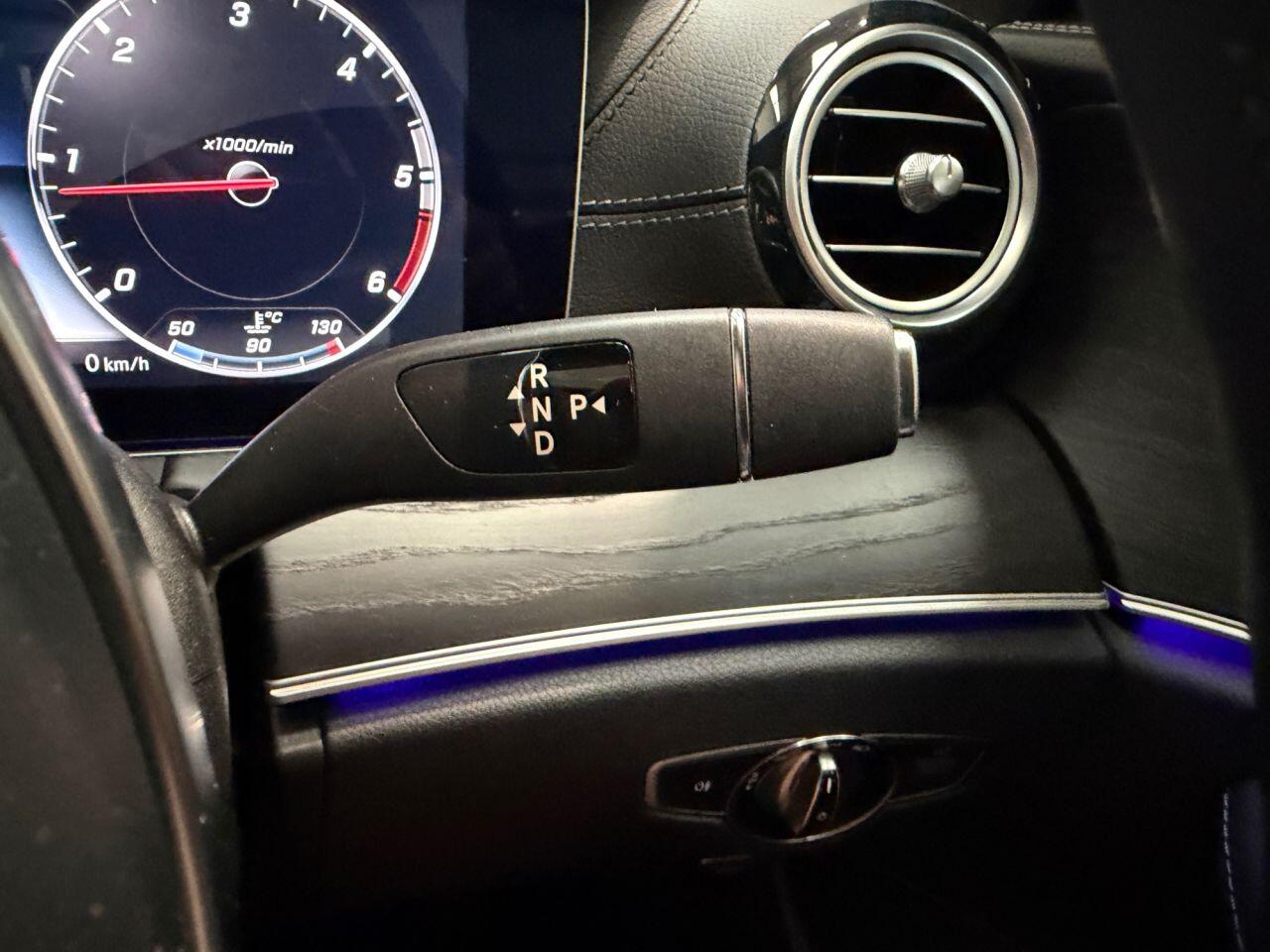 Mercedes-Benz E Class view 41