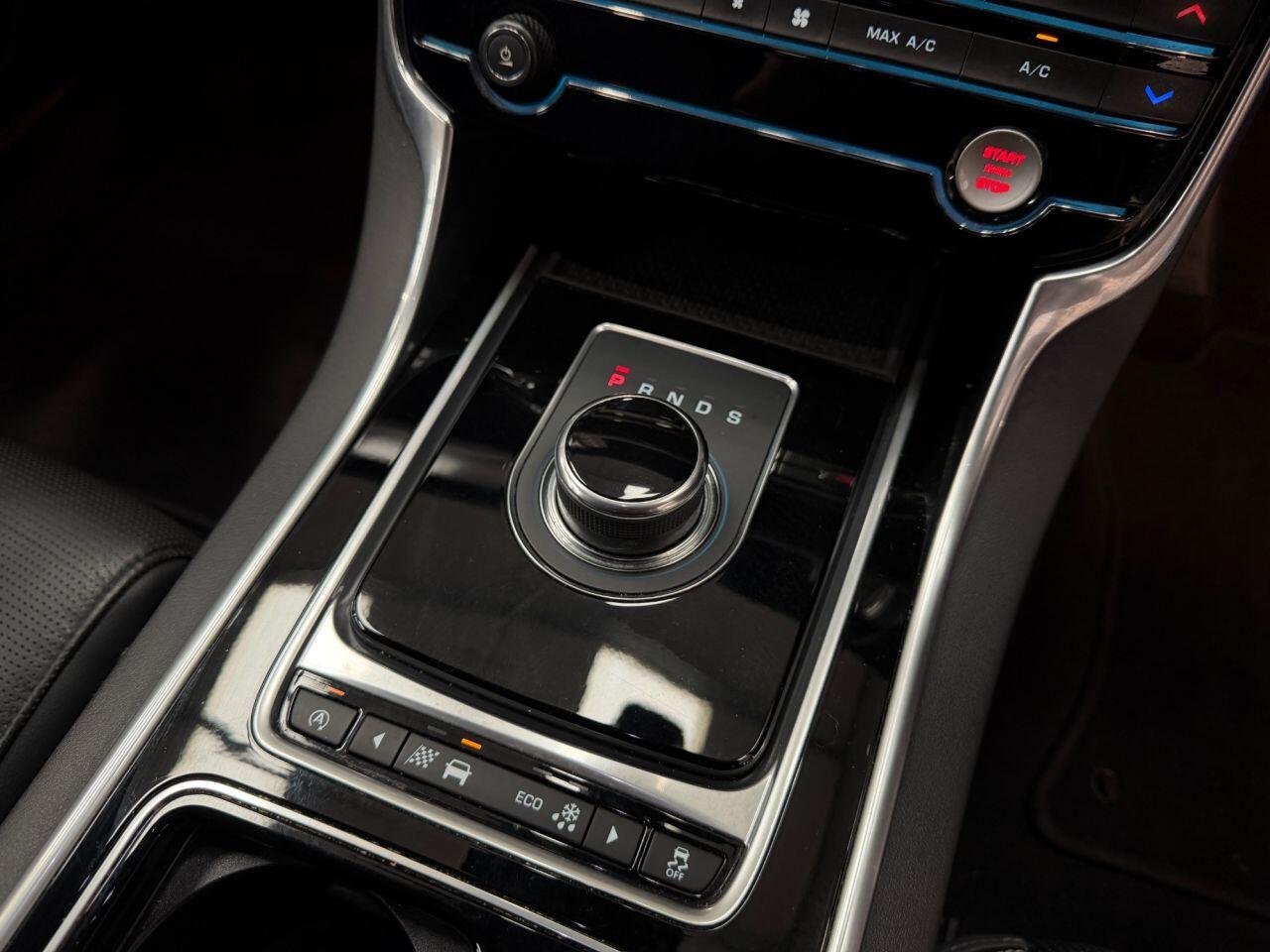 Jaguar XF view 28