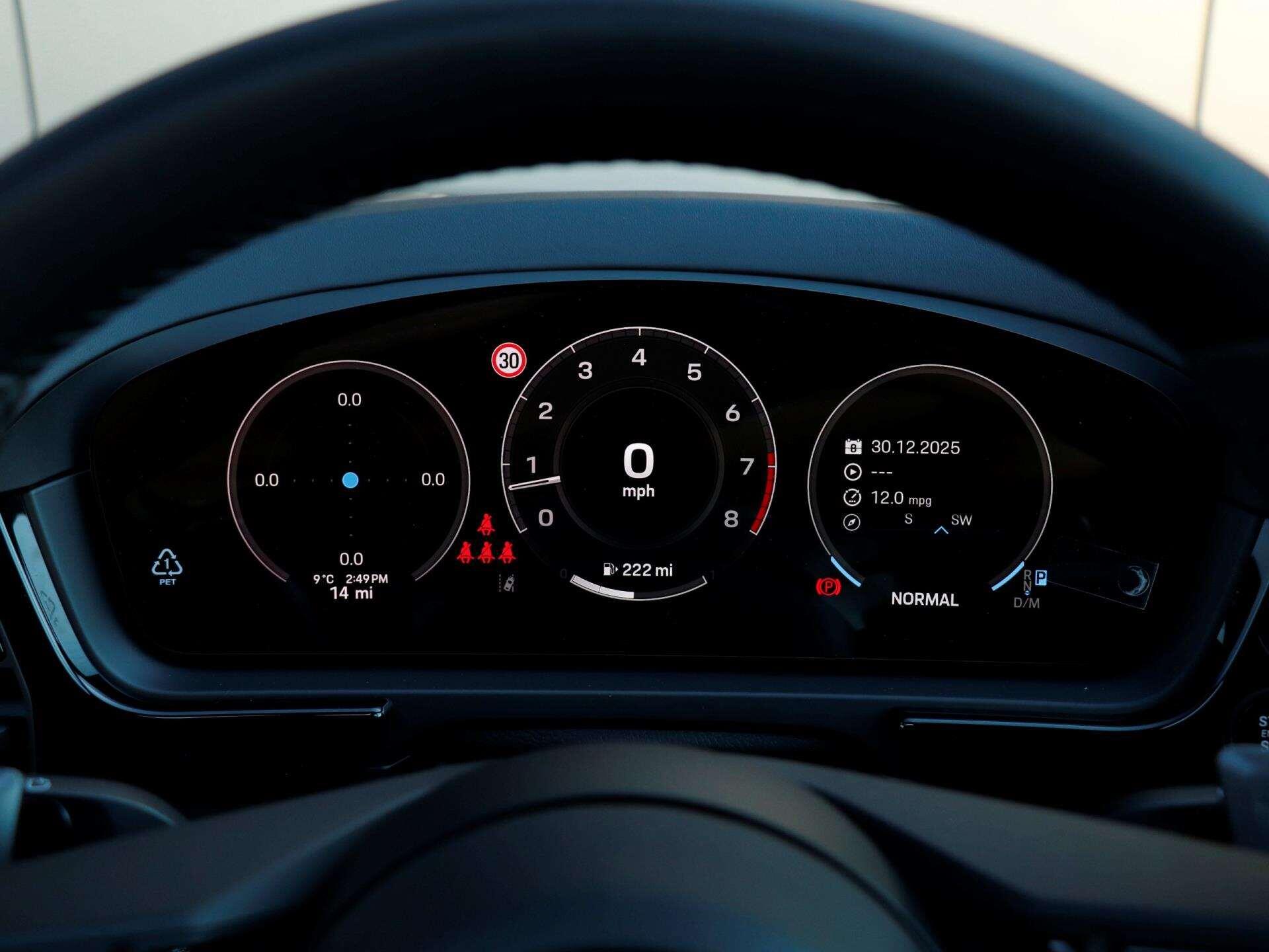 Porsche Cayenne view 13