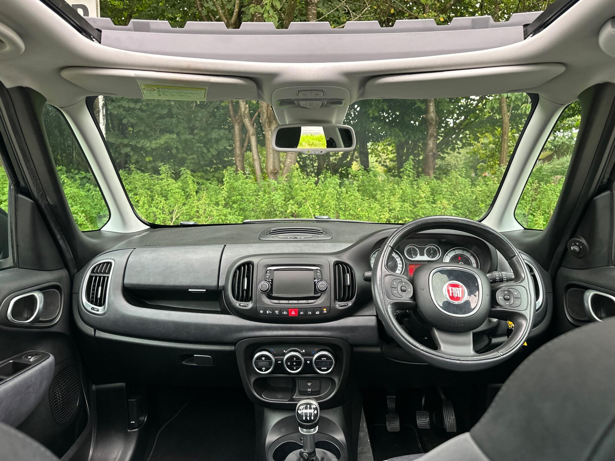 Fiat 500L view 37