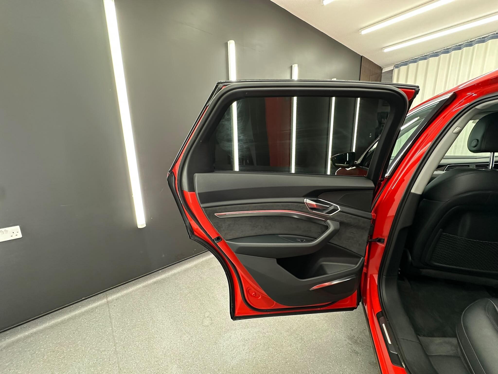 Audi E-Tron view 20