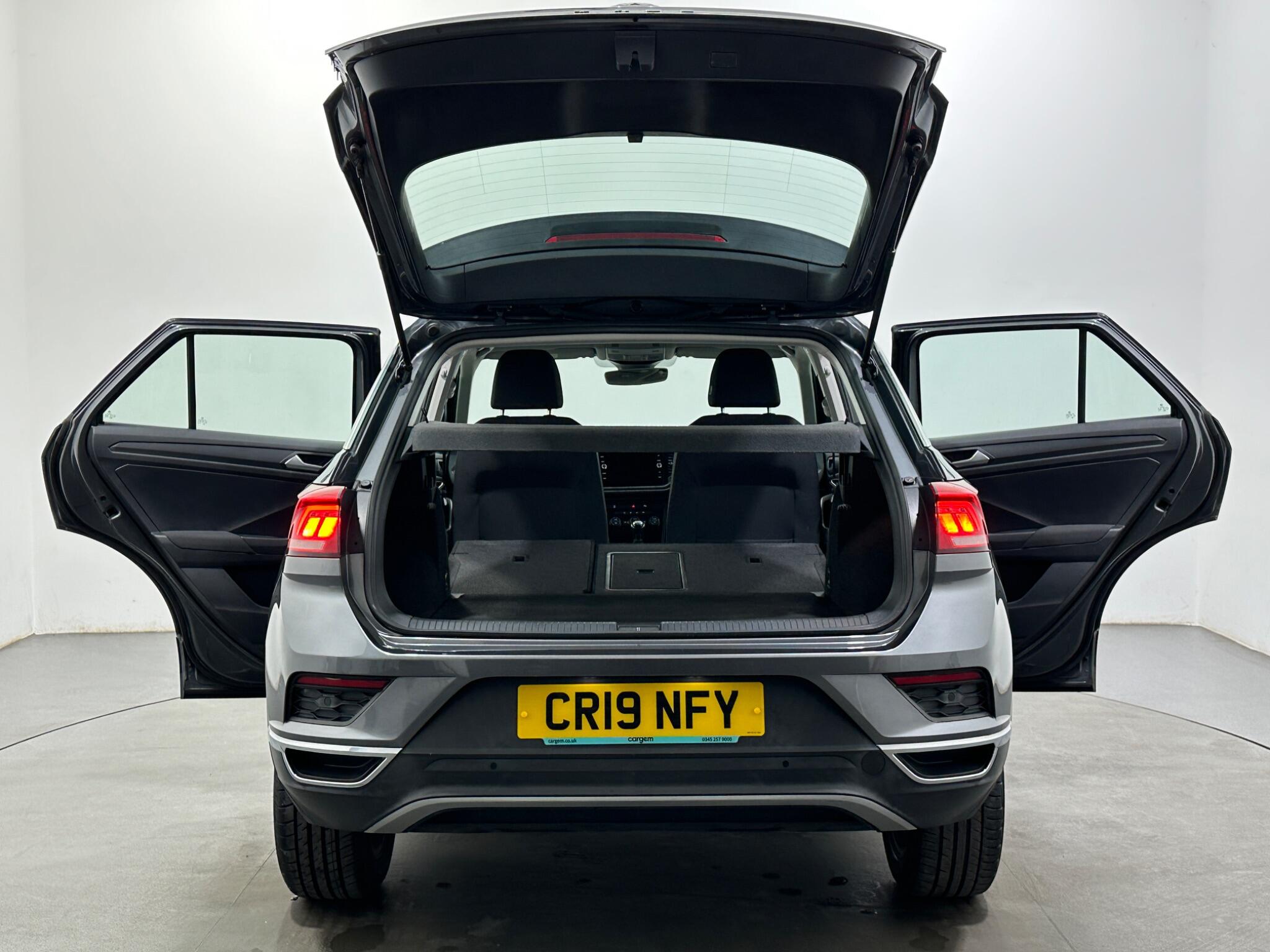 Volkswagen T-Roc view 43