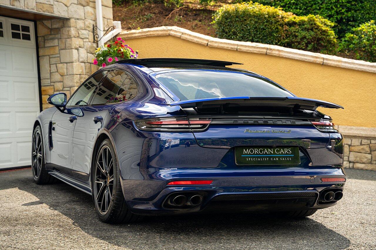 Porsche Panamera view 12