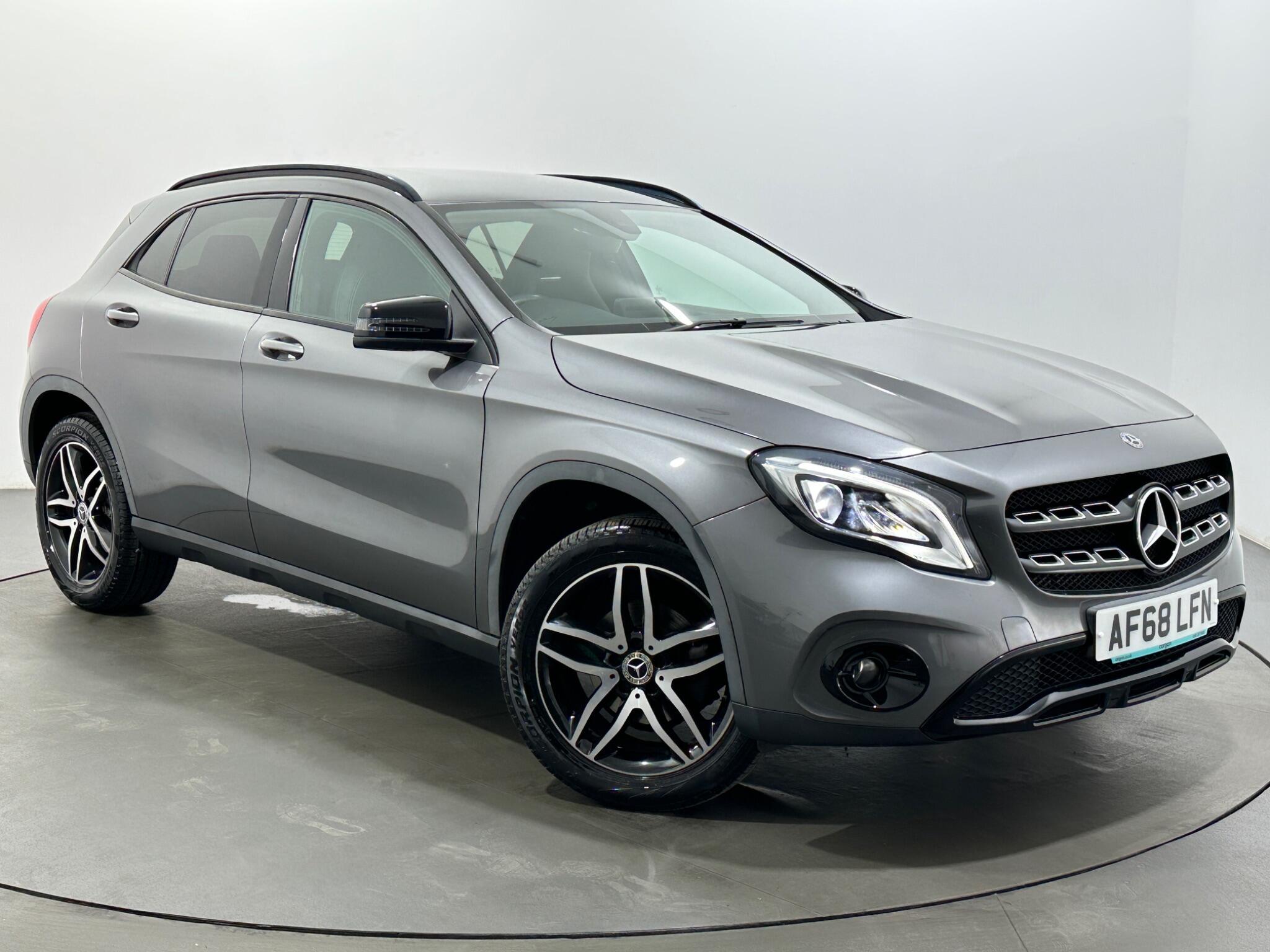 Mercedes-Benz Gla view 54