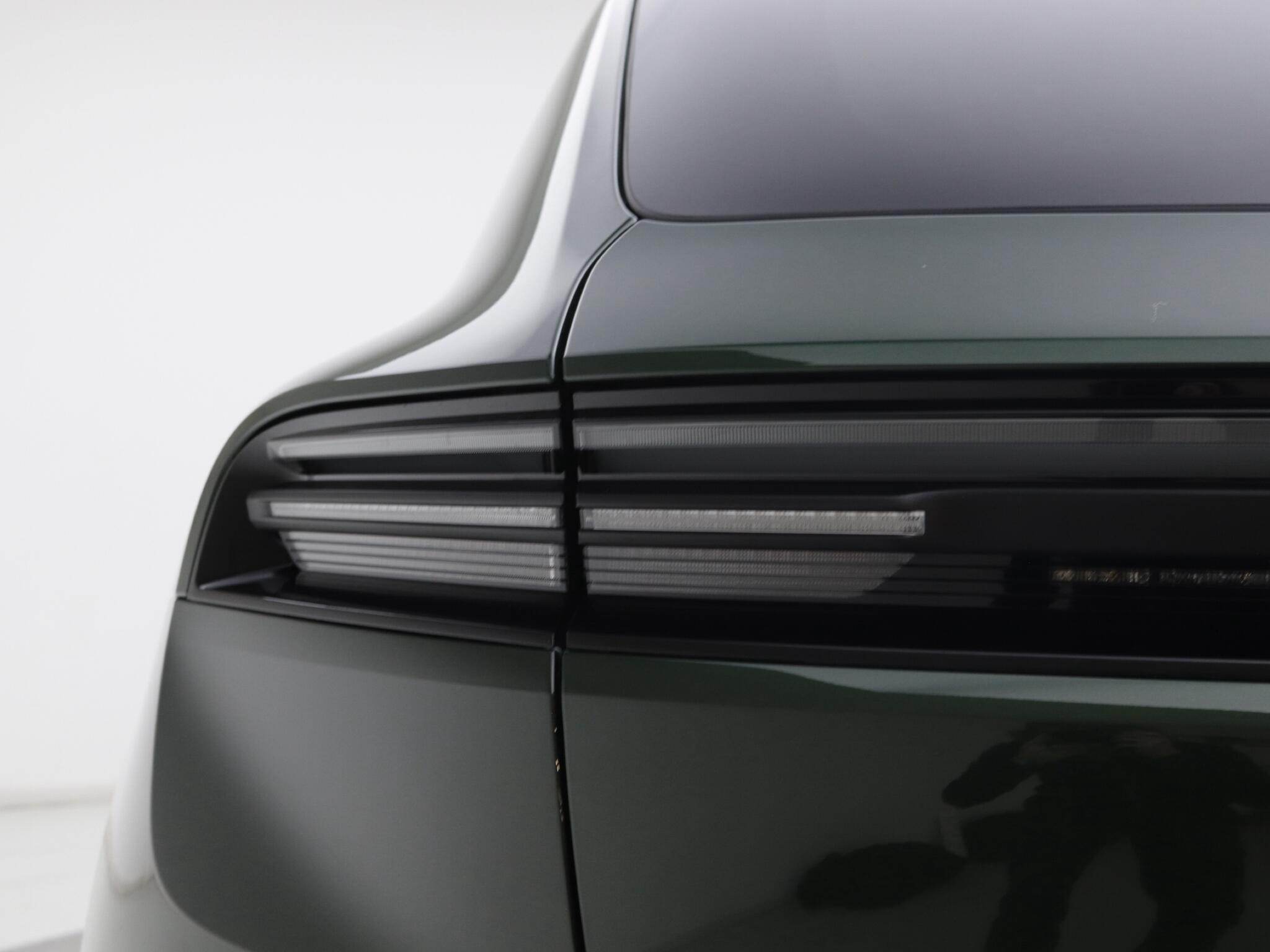 Porsche Macan view 21