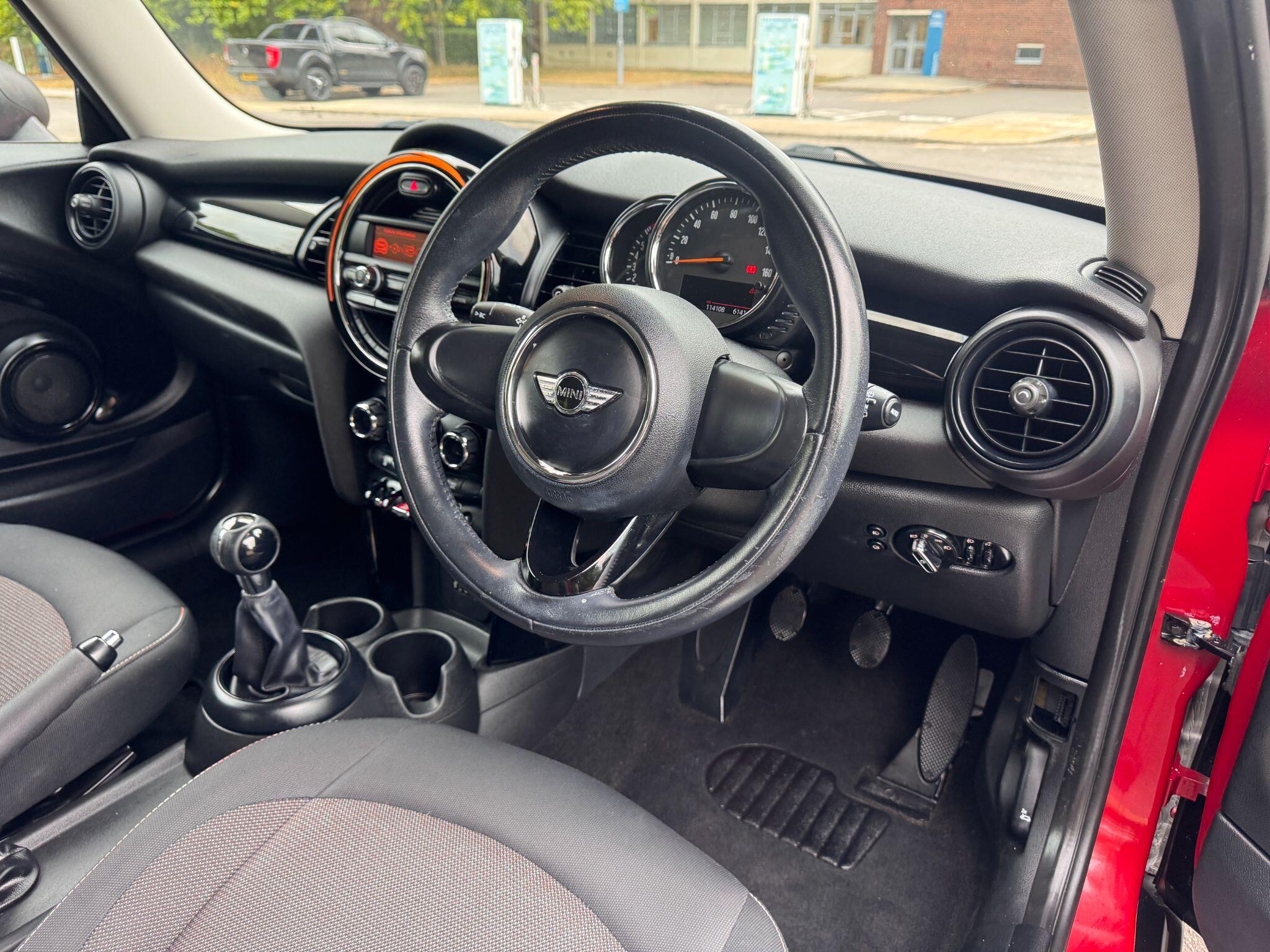2015 MINI Hatch 1.2 One Euro 6 (s/s) 3dr • 114,000 miles image 10