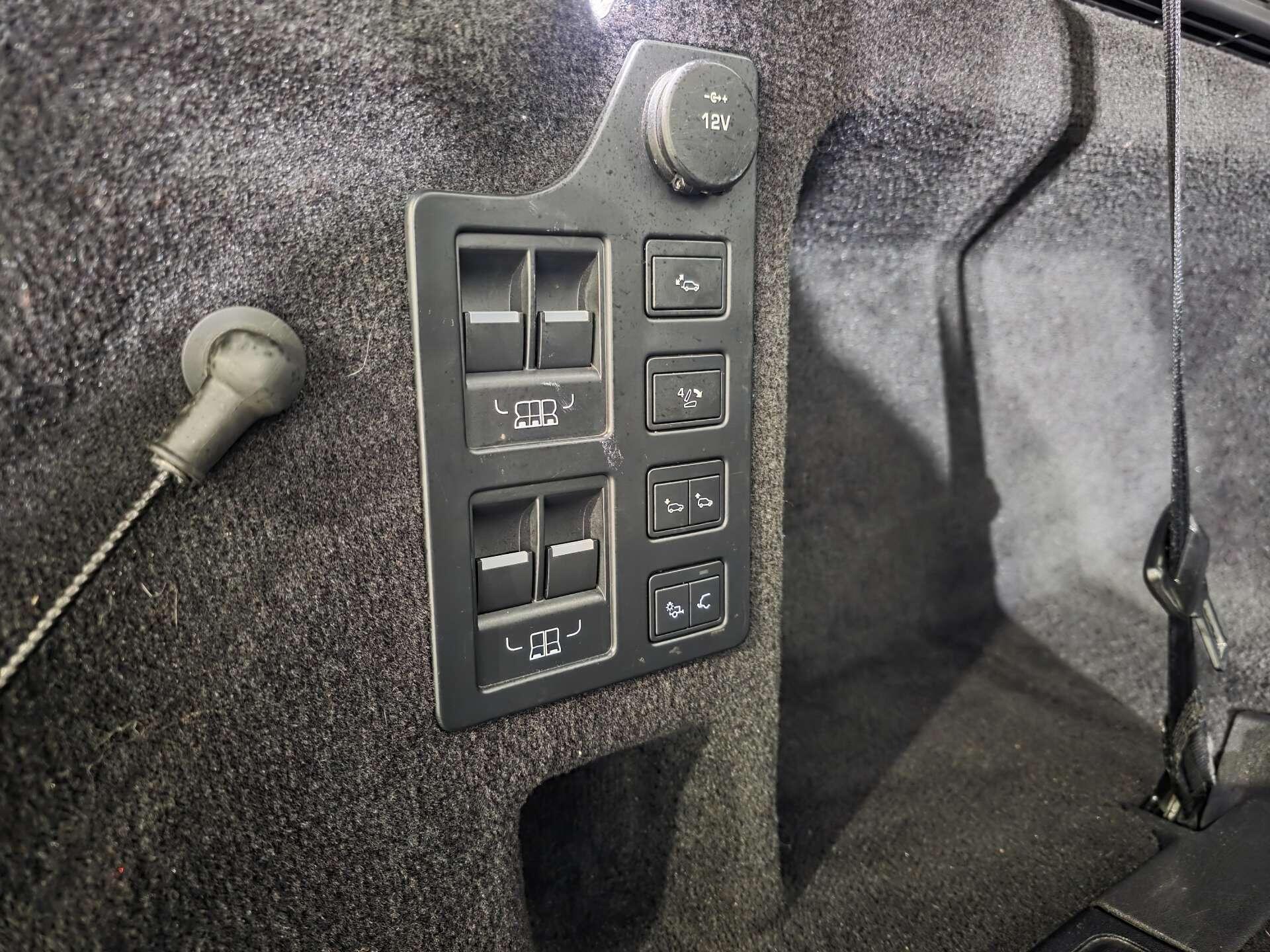 Land Rover Discovery view 24