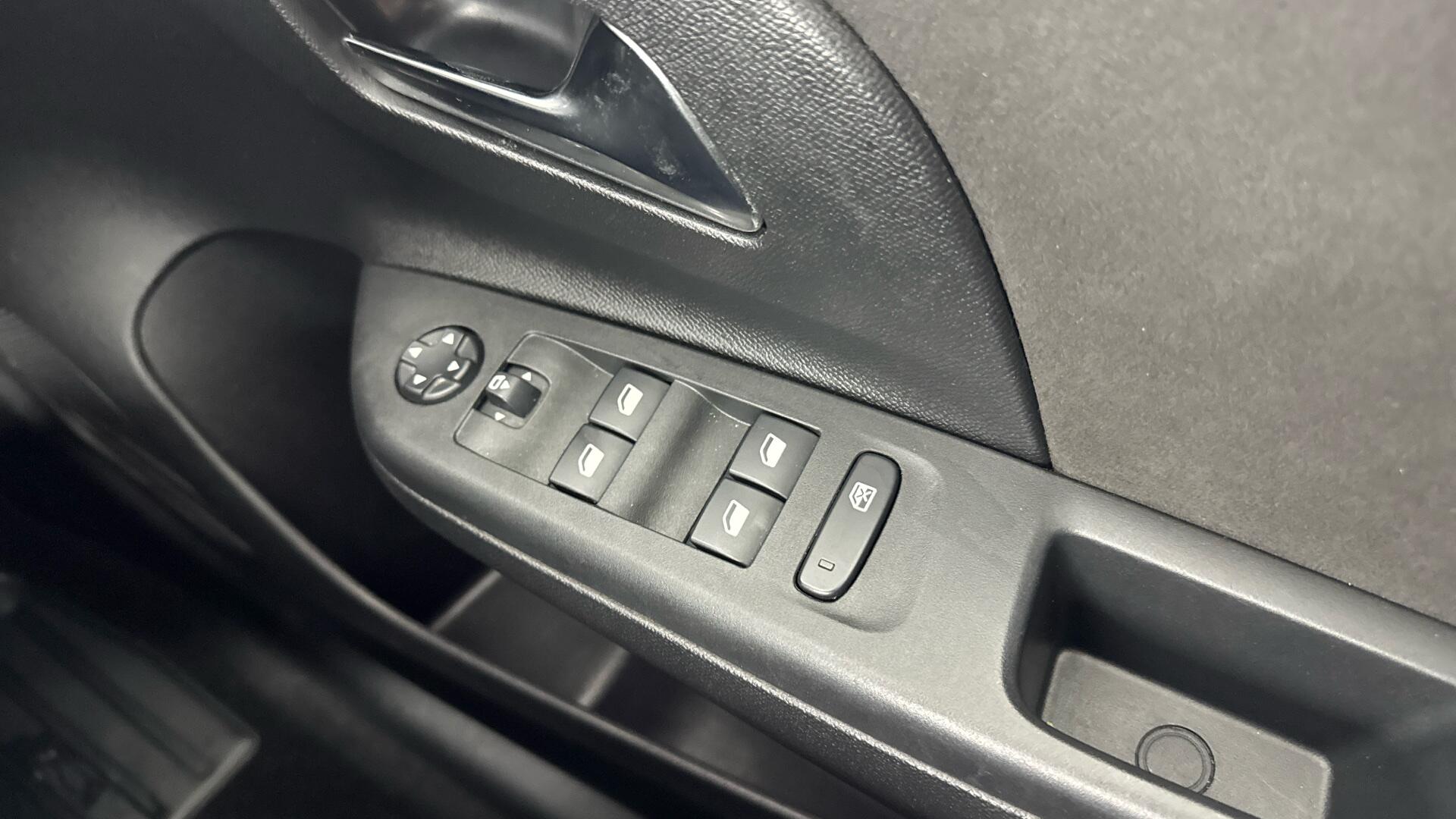 Vauxhall Corsa view 47