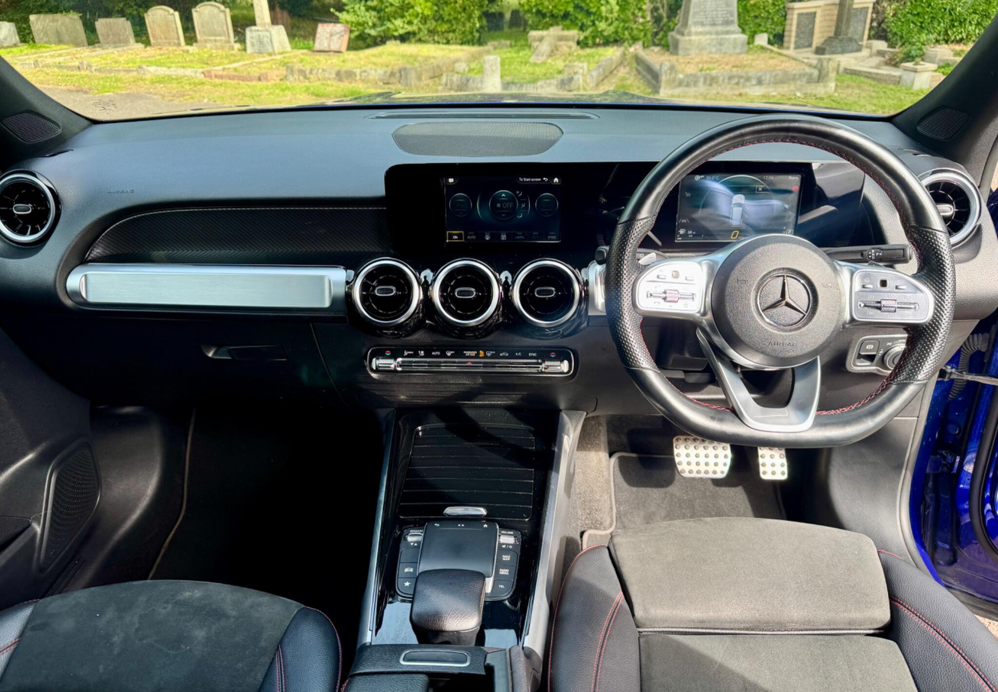 Mercedes-Benz GLB view 29
