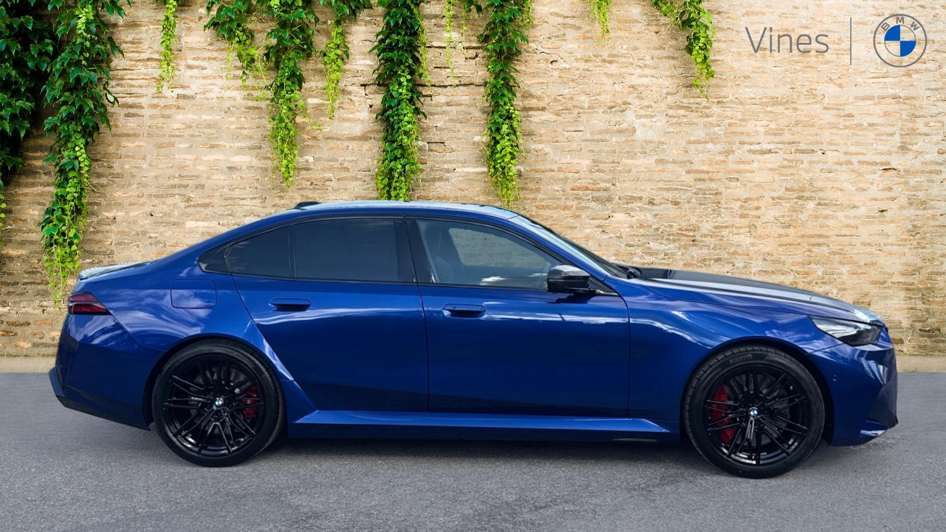 BMW M5 view 2