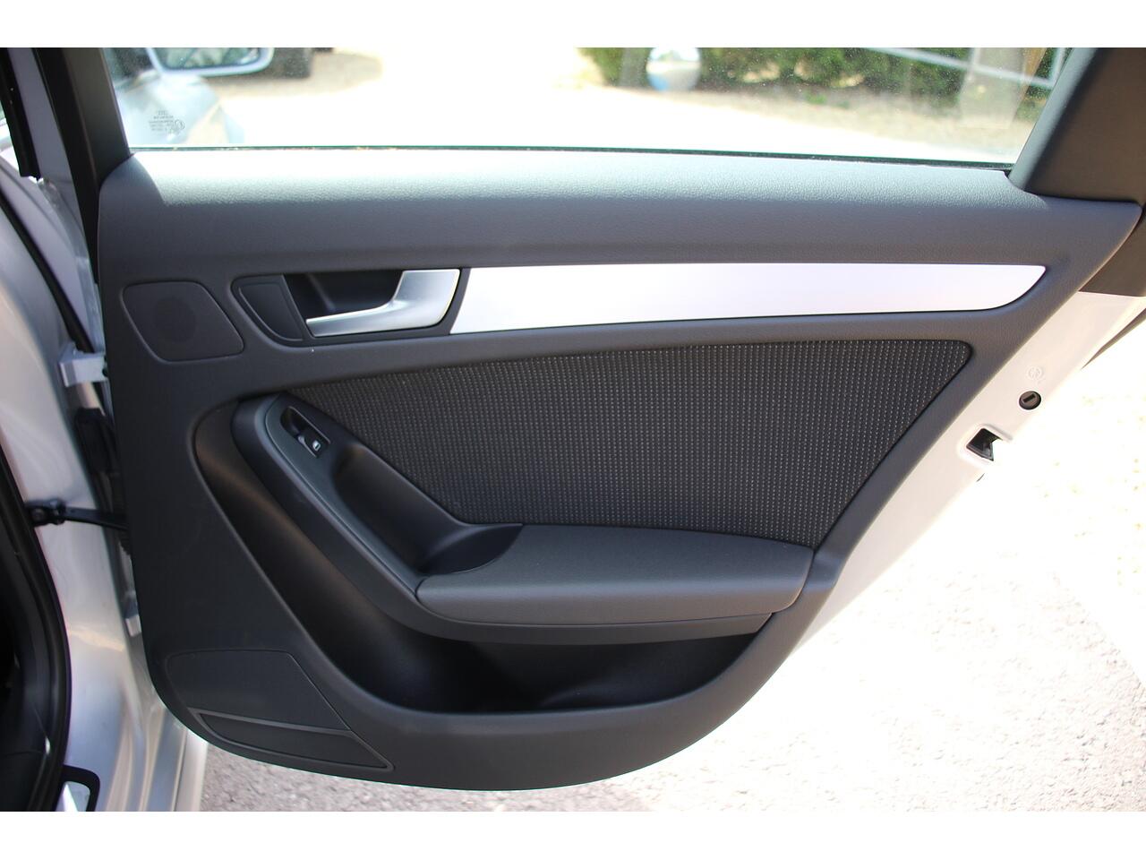 Audi A4 view 32