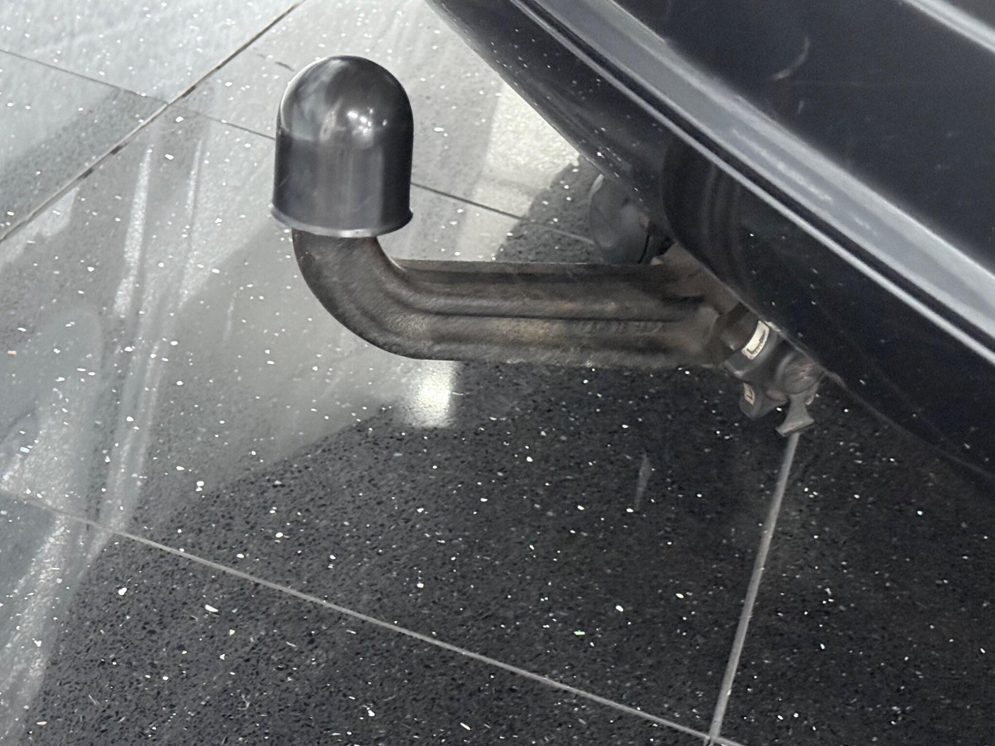 Jeep Grand Cherokee view 29