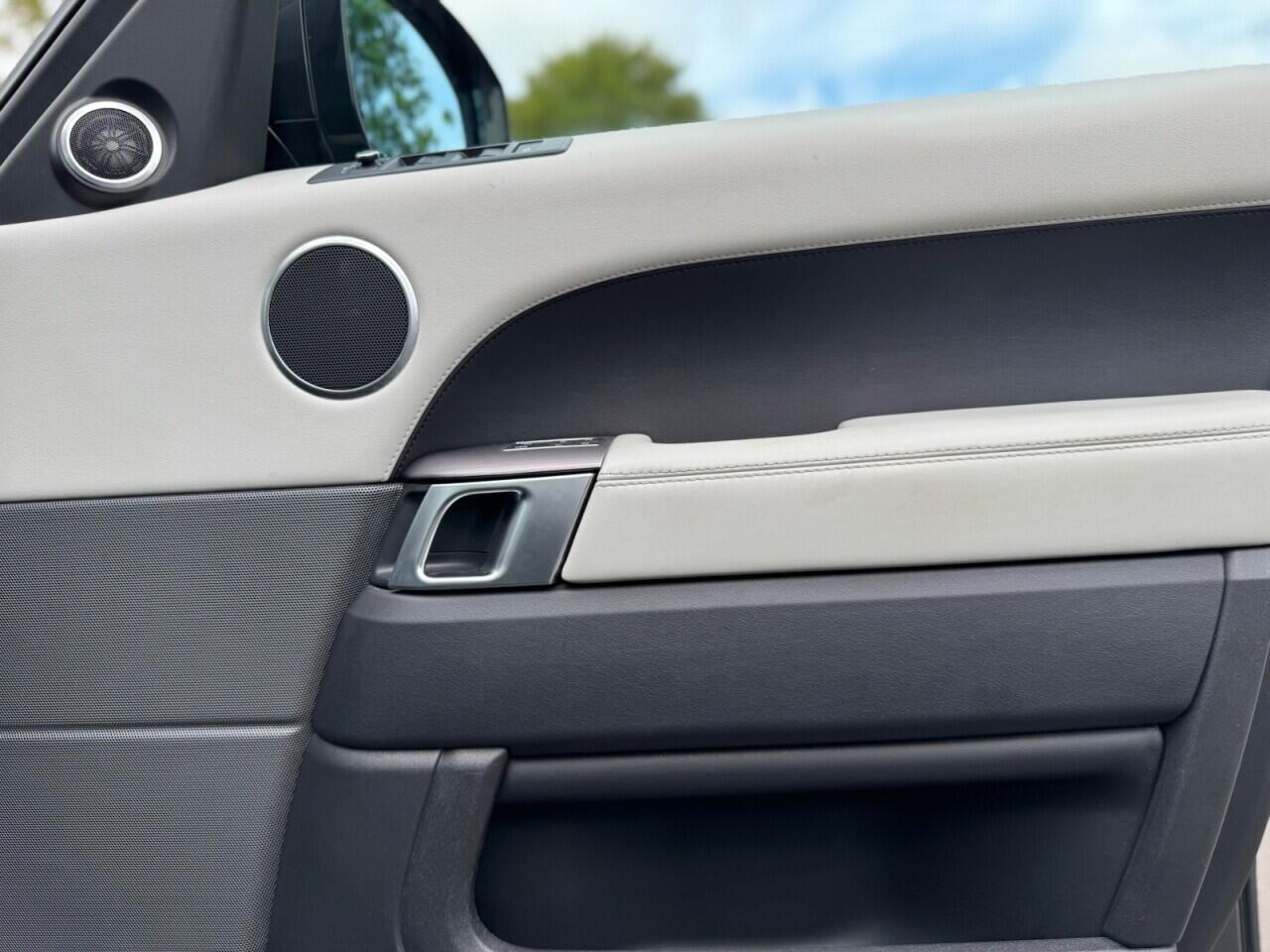 Land Rover Range Rover Sport view 22
