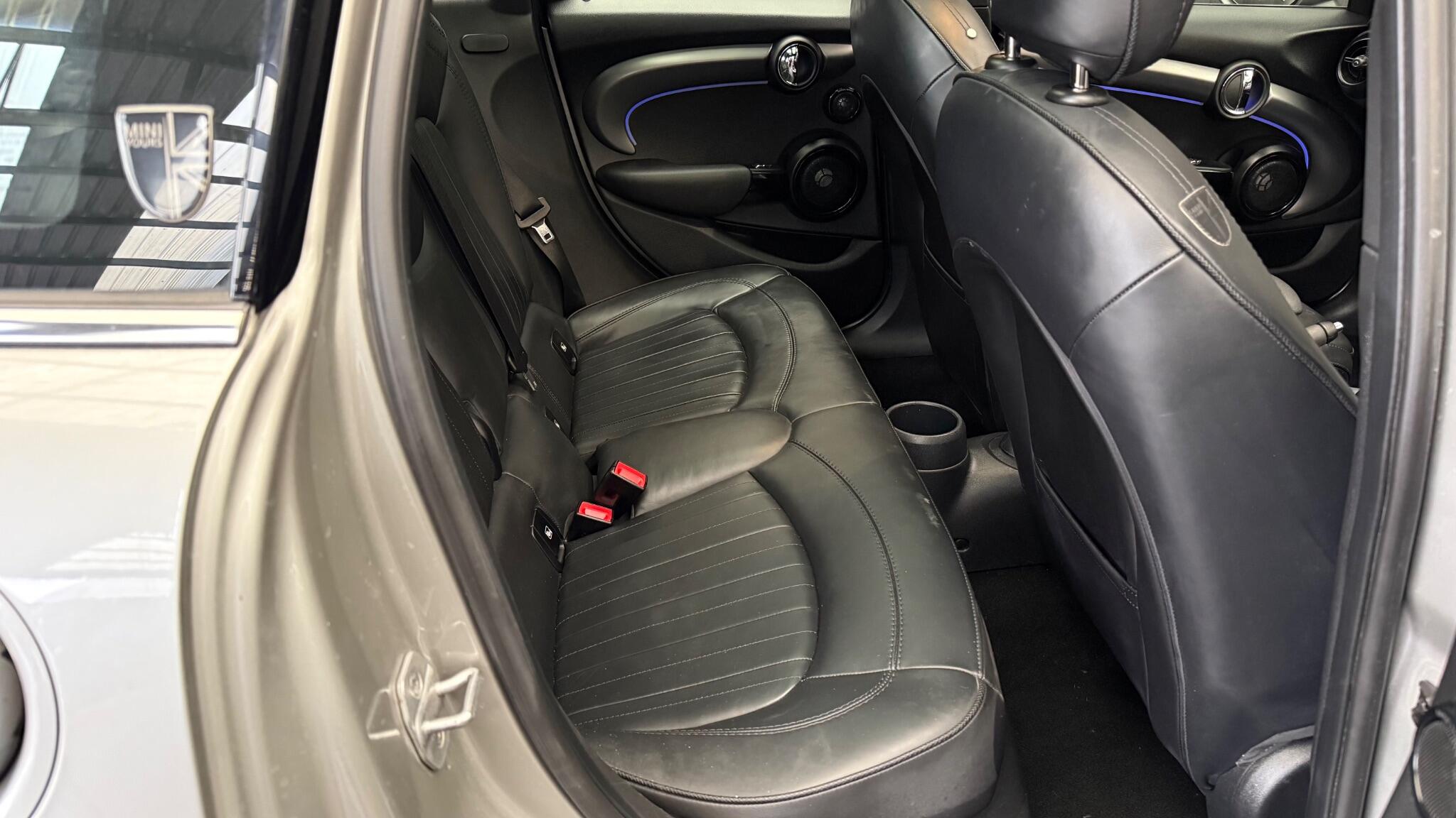 Mini Hatch view 22