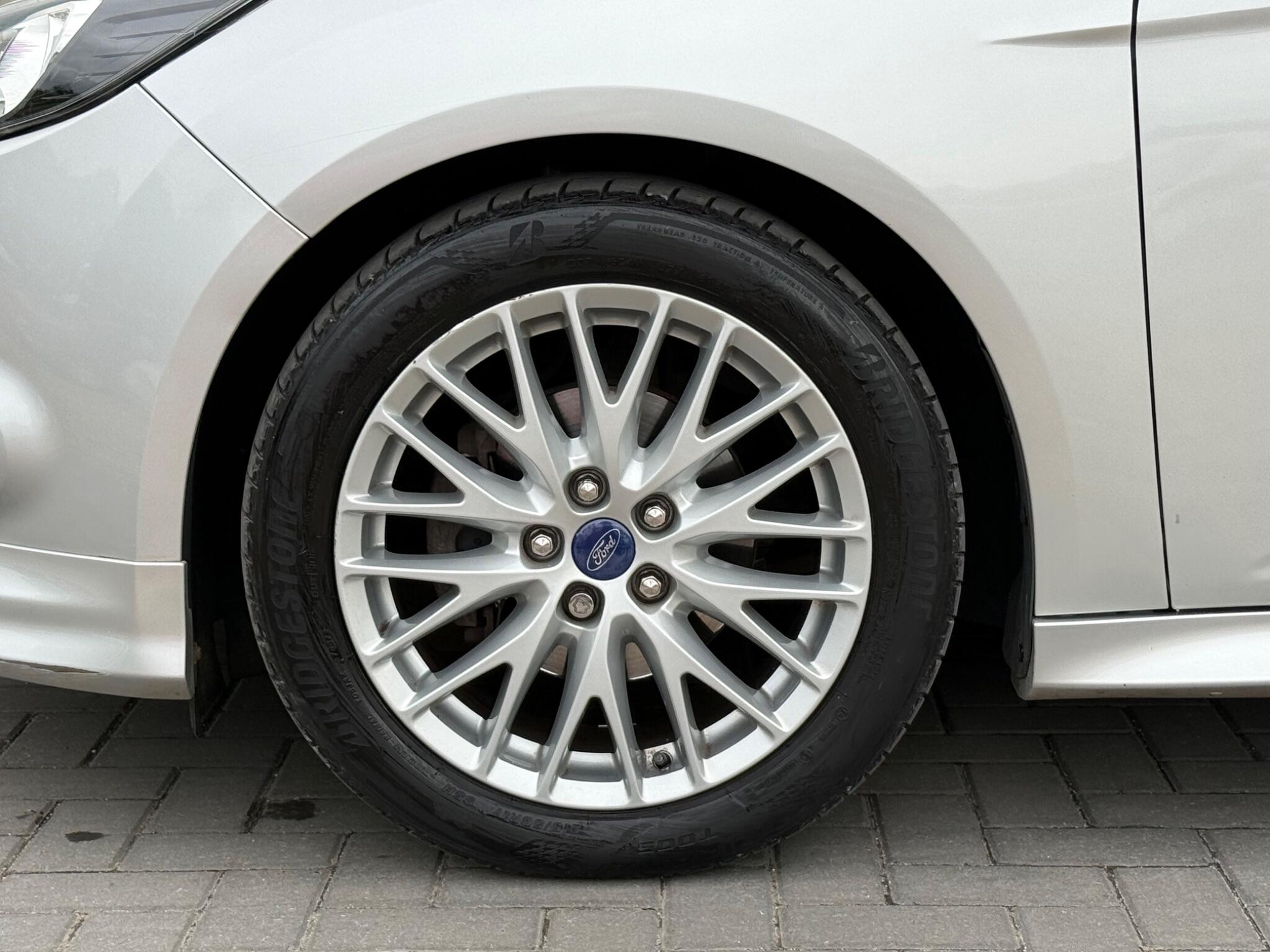 Ford Focus view 14