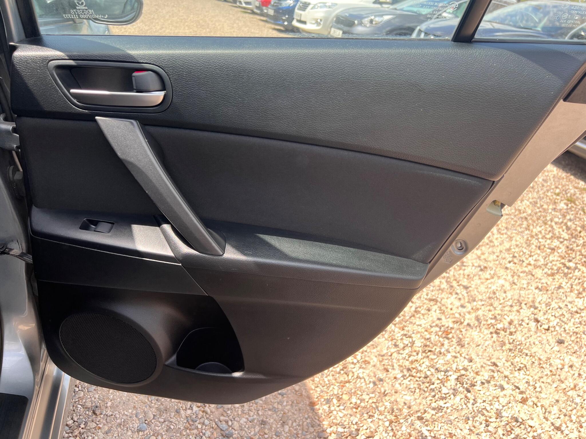 Mazda Mazda3 view 58