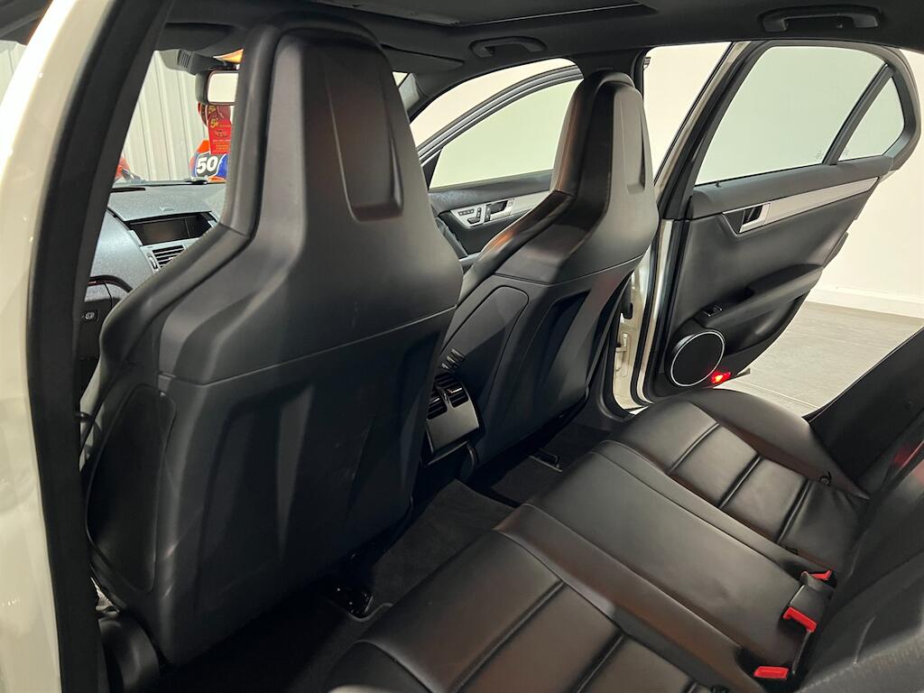 Mercedes-Benz C-Class view 39