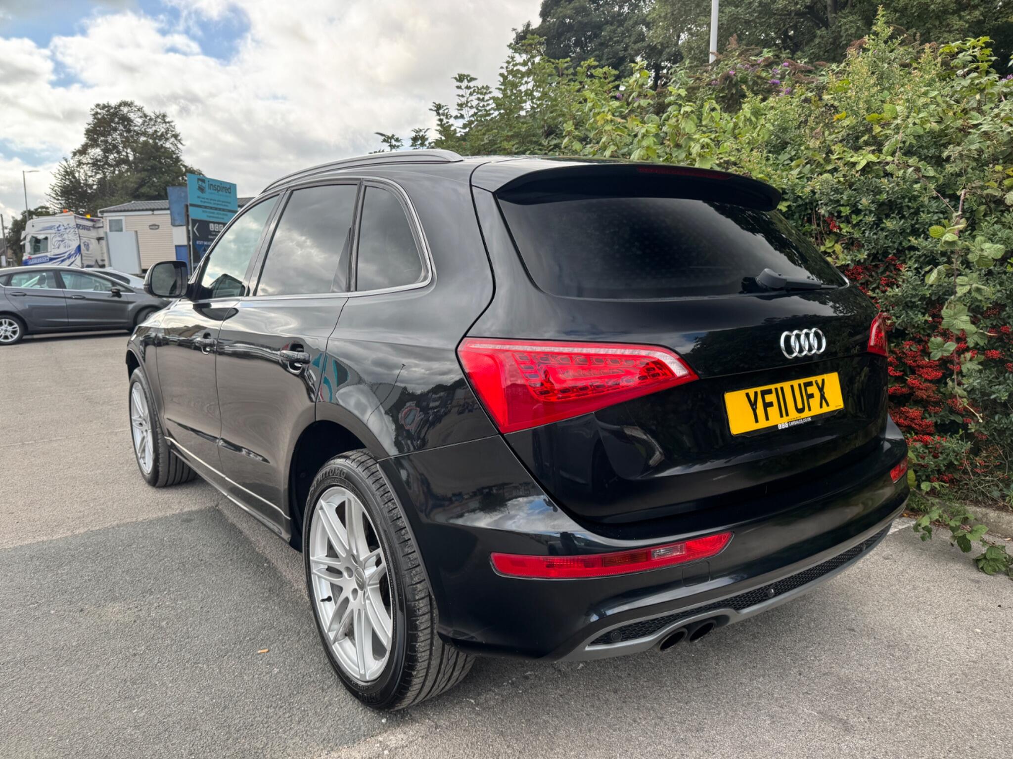 Audi Q5 view 7