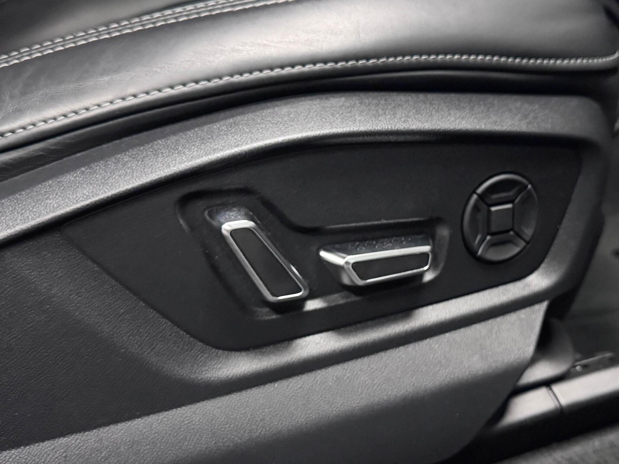 Audi SQ8 view 21