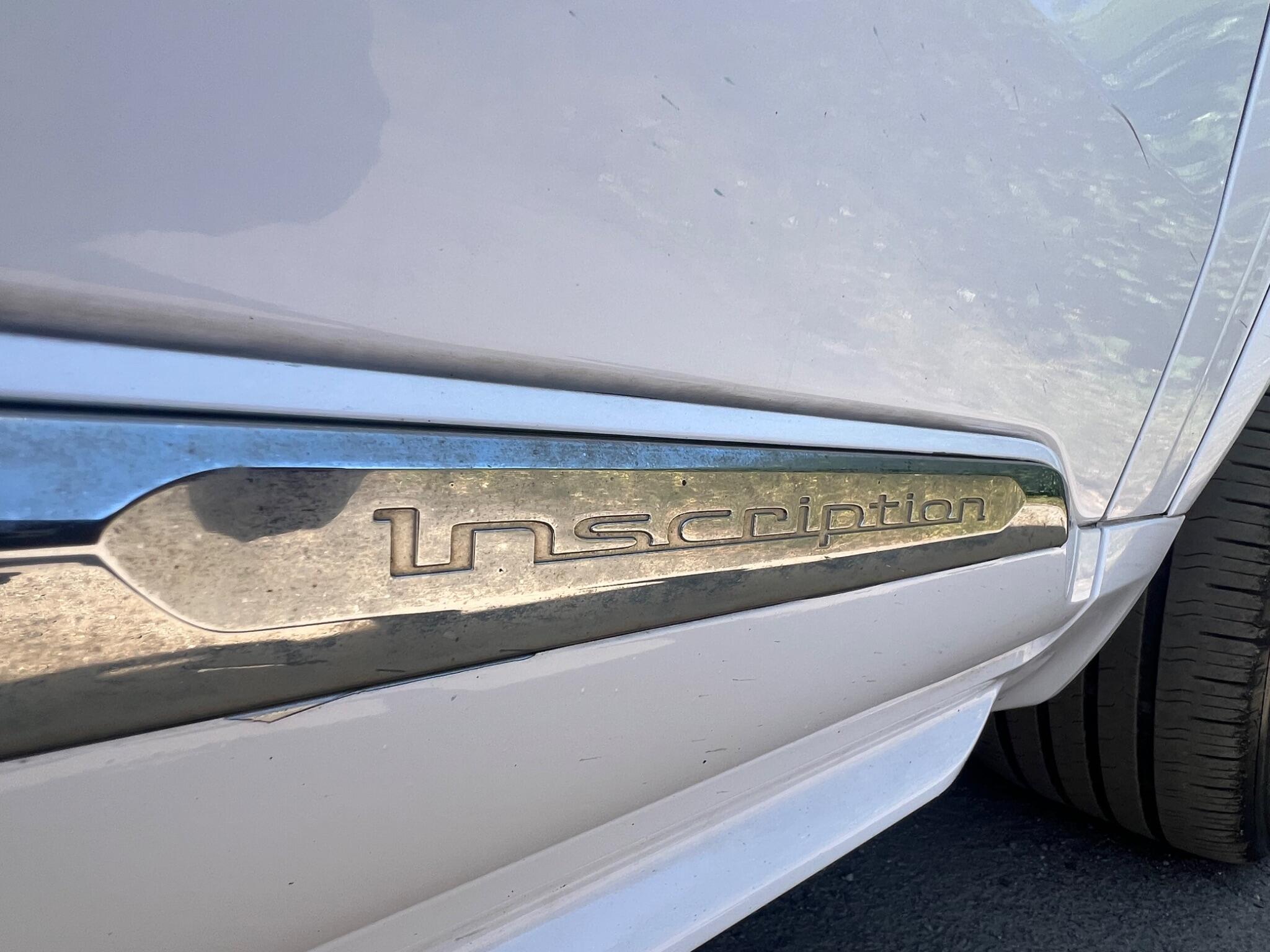 Volvo XC90 view 11
