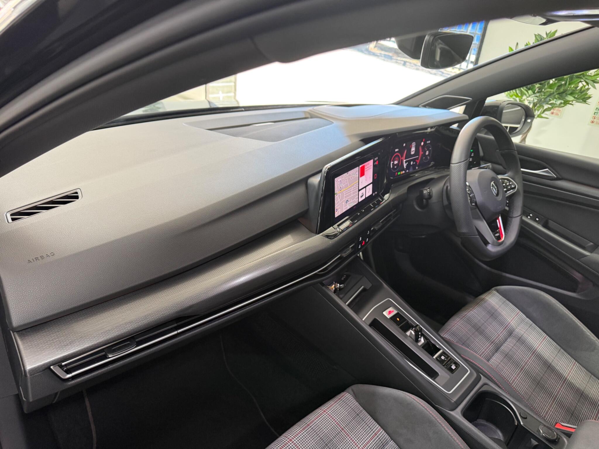 Volkswagen Golf view 58